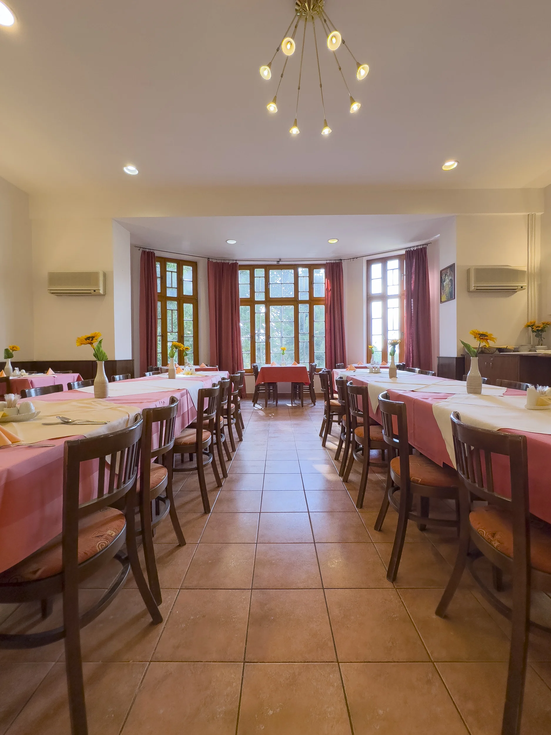 Hotel ve Starém Smokovci s polopenzí a vstupem do bazénu