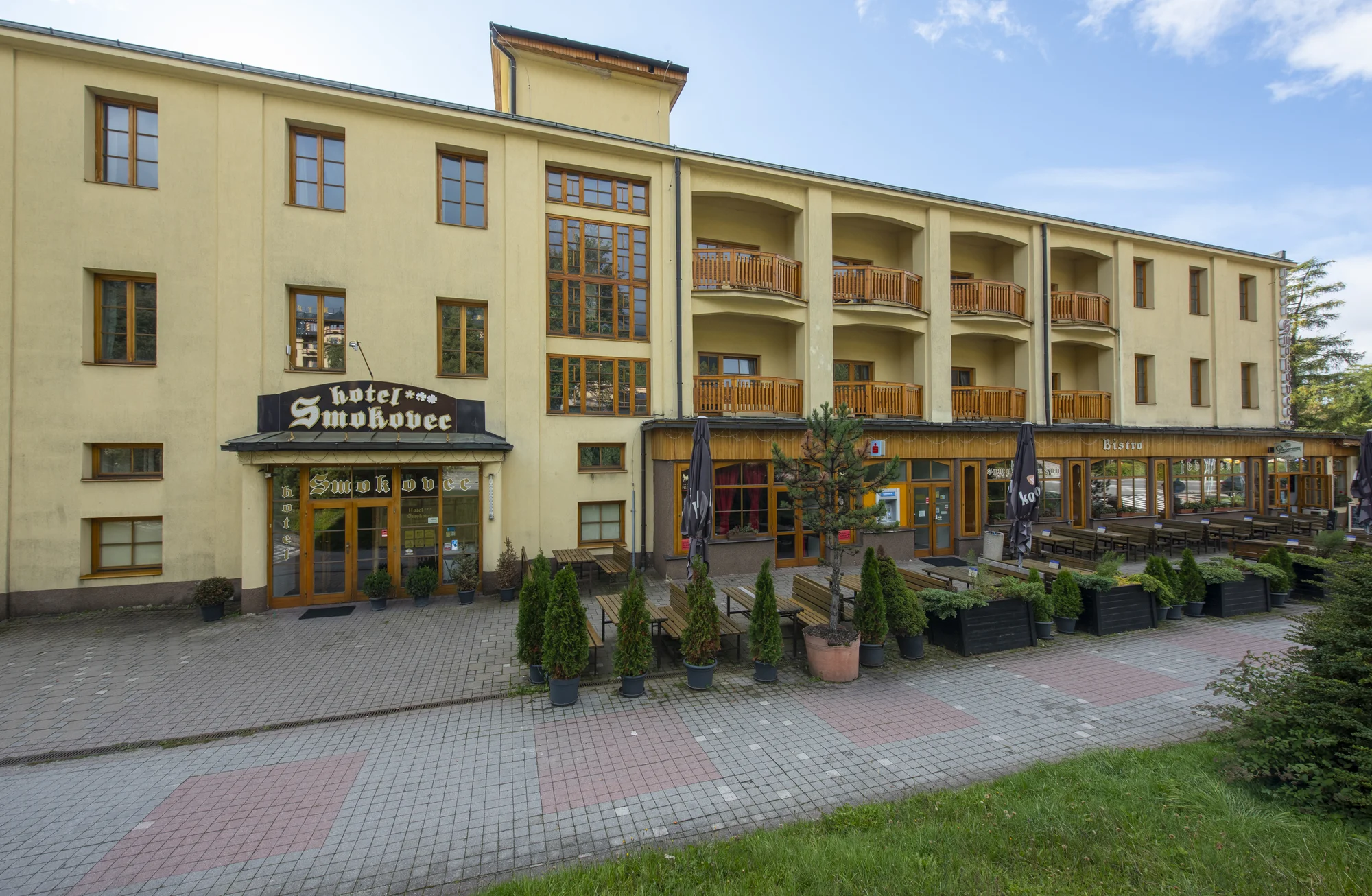 Hotel ve Starém Smokovci s polopenzí a vstupem do bazénu