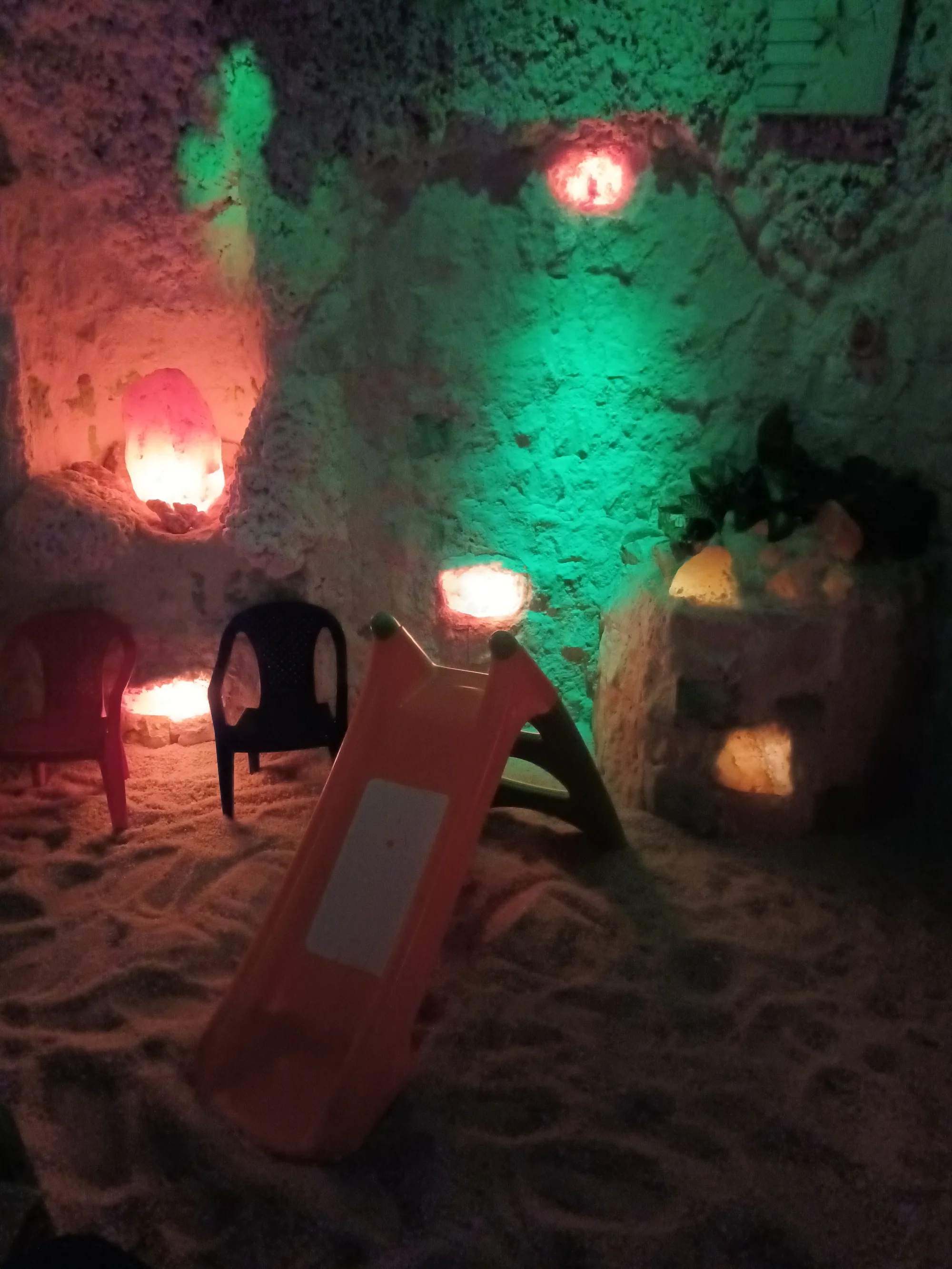 Solí proti rýmě a splínu: balíčky vstupů do solné jeskyně