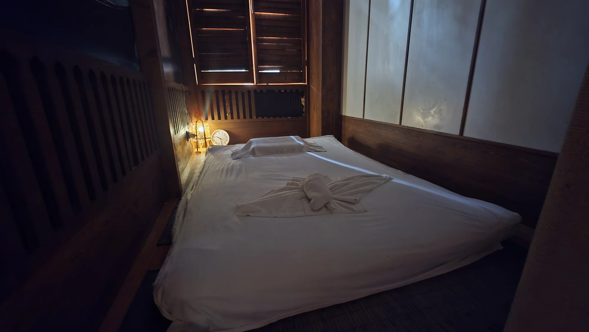 Thajská masáž zad a šíje od rodilých Thajek v délce 30 minut