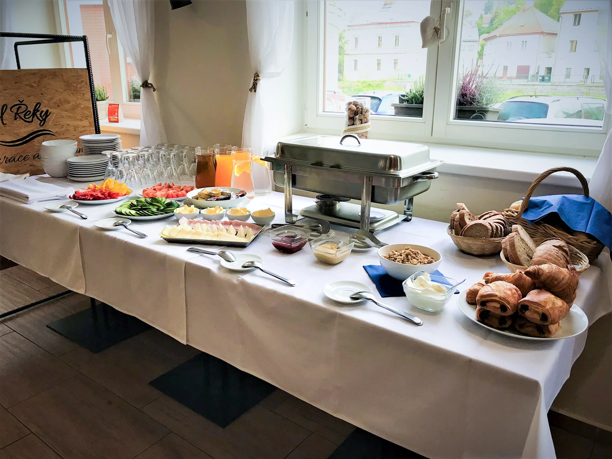 Dovolená v Posázaví: rodinný penzion se snídaní, výhled na hrad Ledeč