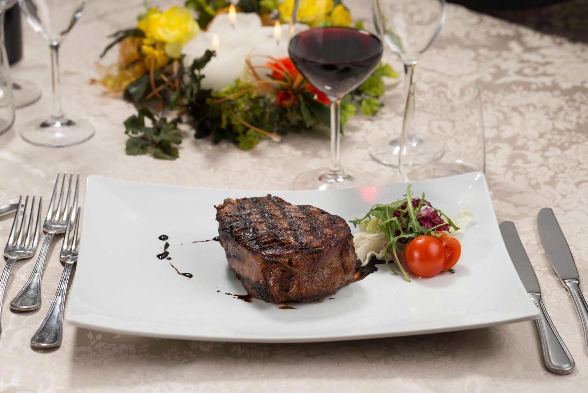 4* hotel u Florencie: snídaně či polopenze, v létě bazén, možnost projížďky na koni