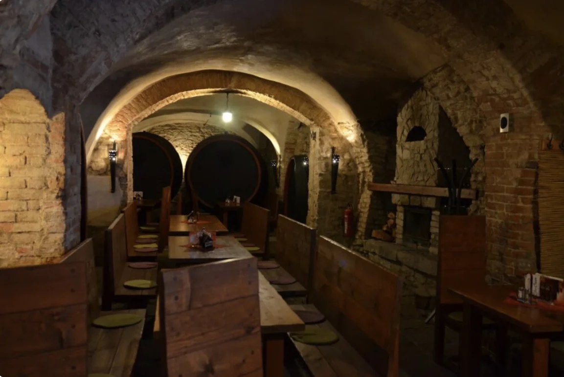 Voucher do restaurace Vinný dvůr v centru Mělníka, 500–1500 Kč