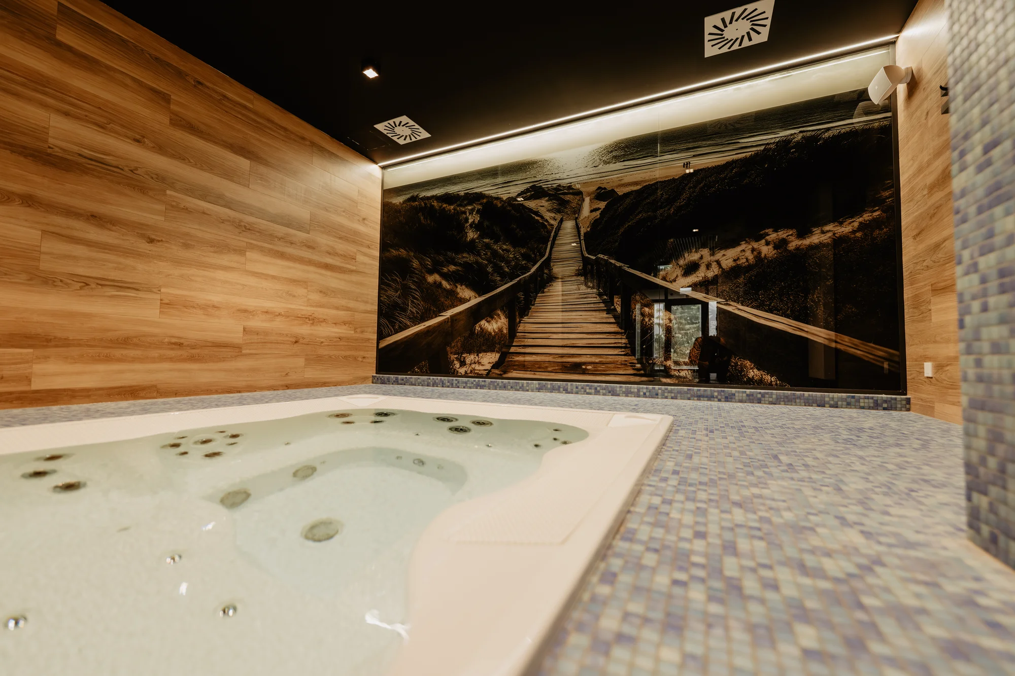 Svinoústí: hotel 200 m od pláže, neomezený wellness i strava dle výběru