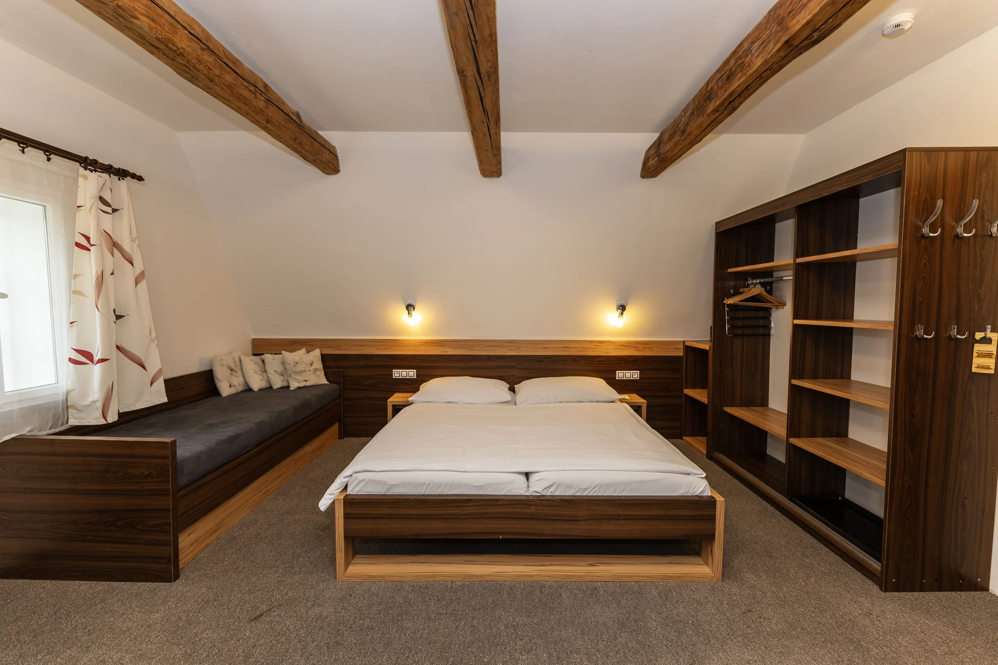 České Švýcarsko: romantický pobyt v historické hájence, snídaně i možnost tříchodové večeře a sudu