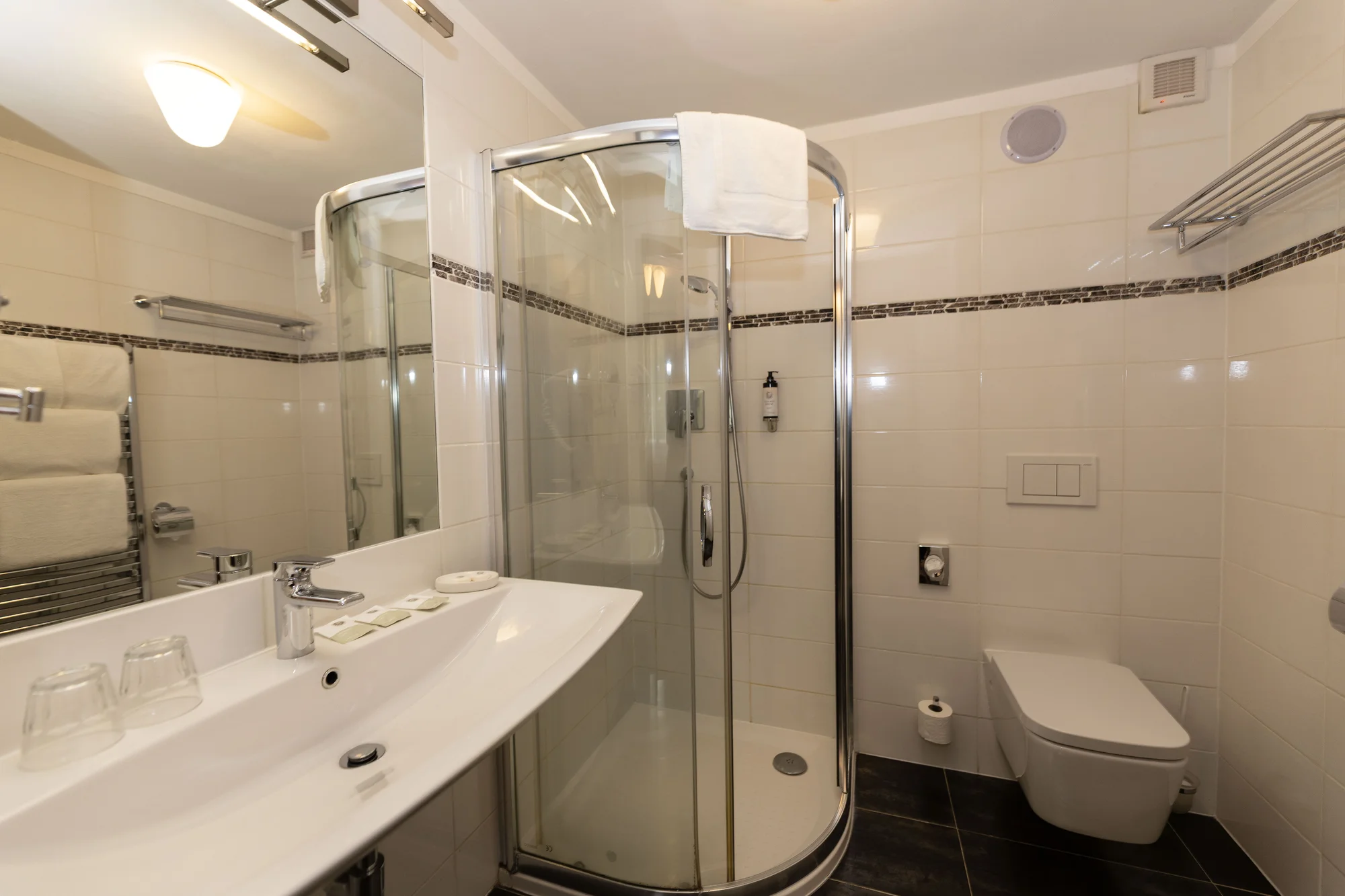 České Švýcarsko: romantický pobyt v historické hájence, snídaně i možnost tříchodové večeře a sudu