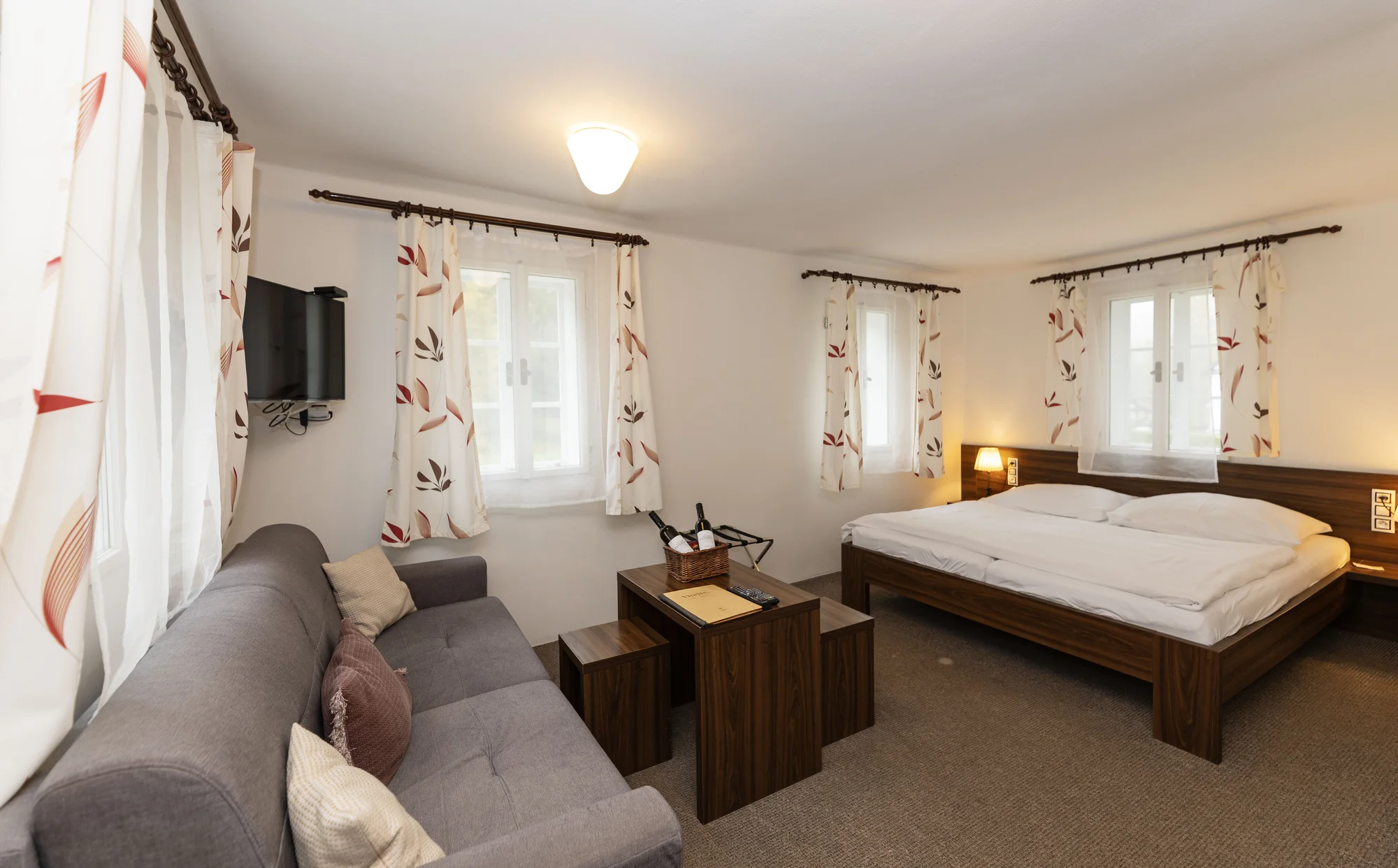 České Švýcarsko: romantický pobyt v historické hájence, snídaně i možnost tříchodové večeře a sudu