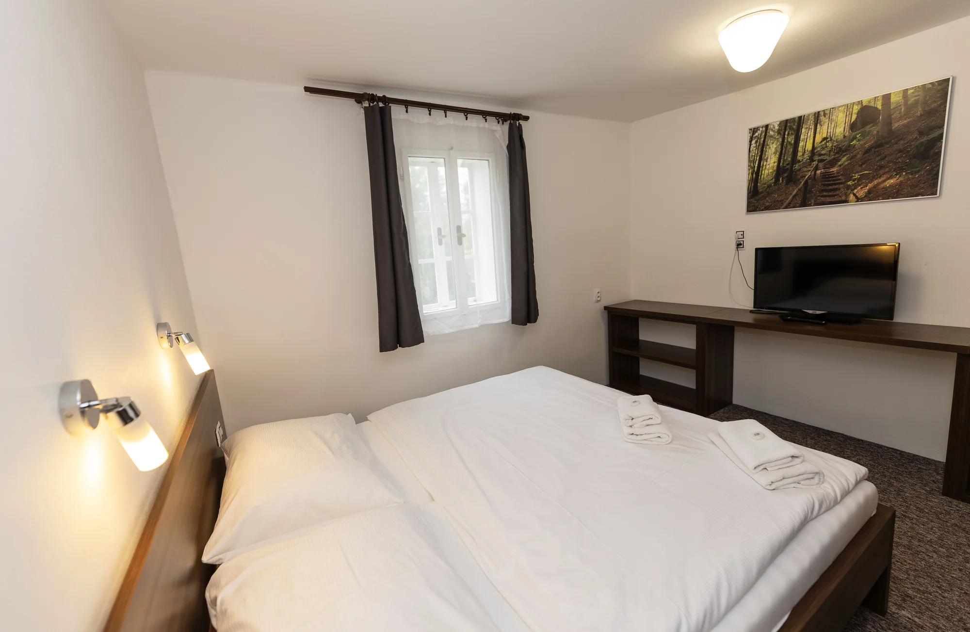 České Švýcarsko: romantický pobyt v historické hájence, snídaně i možnost tříchodové večeře a sudu