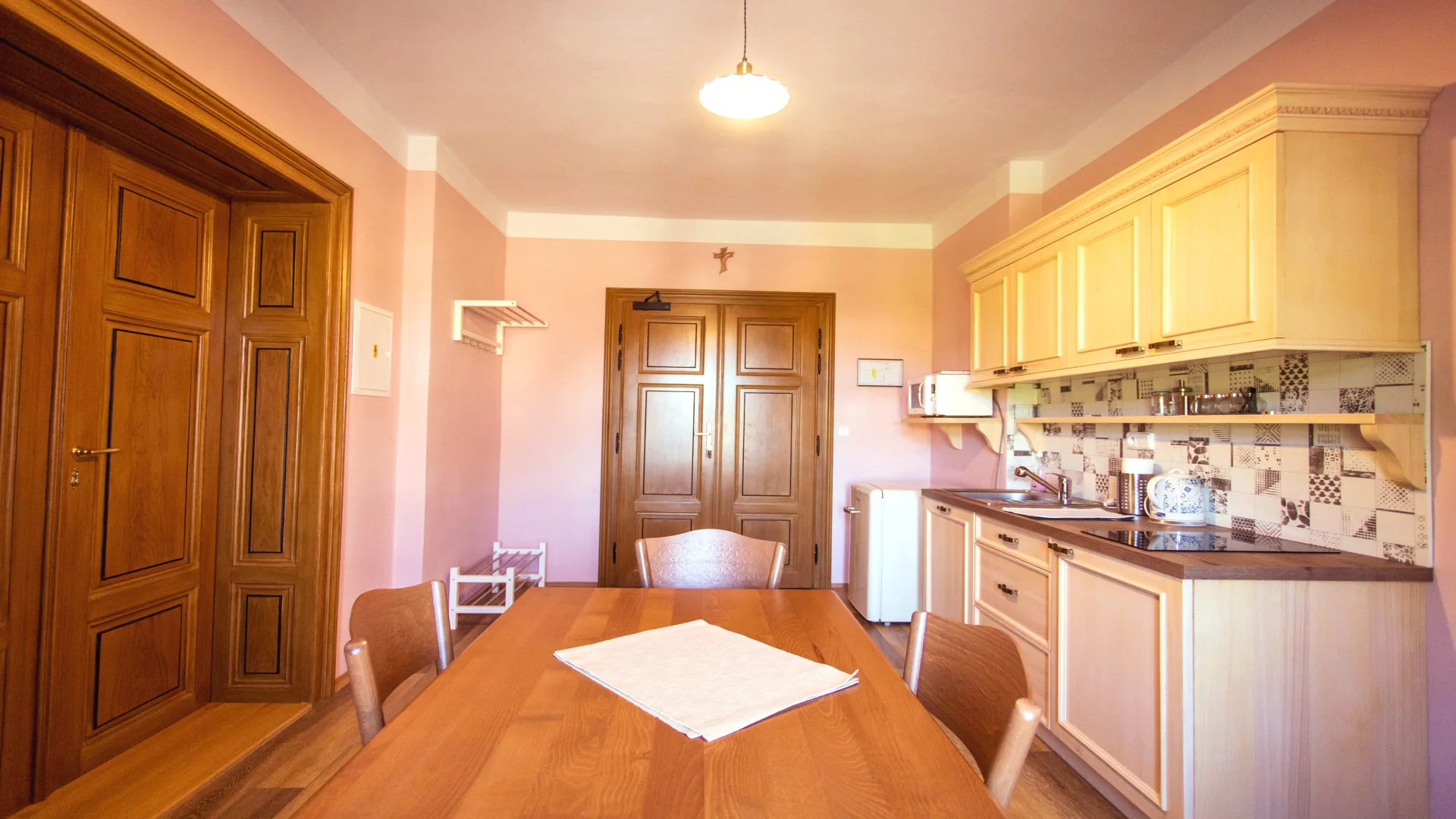 Útulný penzion v Jeseníkách: apartmán až pro 6 osob, výlety do Velkých Losin, na Praděd i k vodopádům