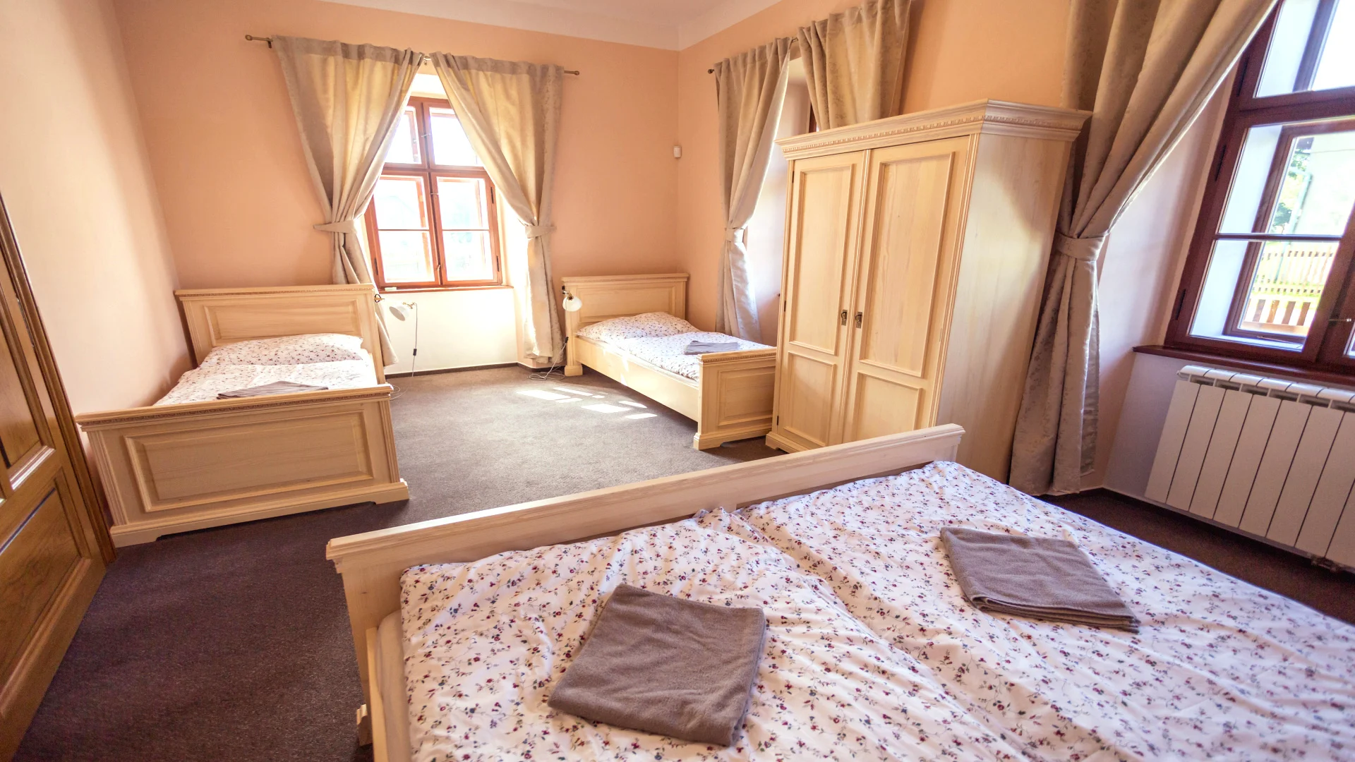 Útulný penzion v Jeseníkách: apartmán až pro 6 osob, výlety do Velkých Losin, na Praděd i k vodopádům