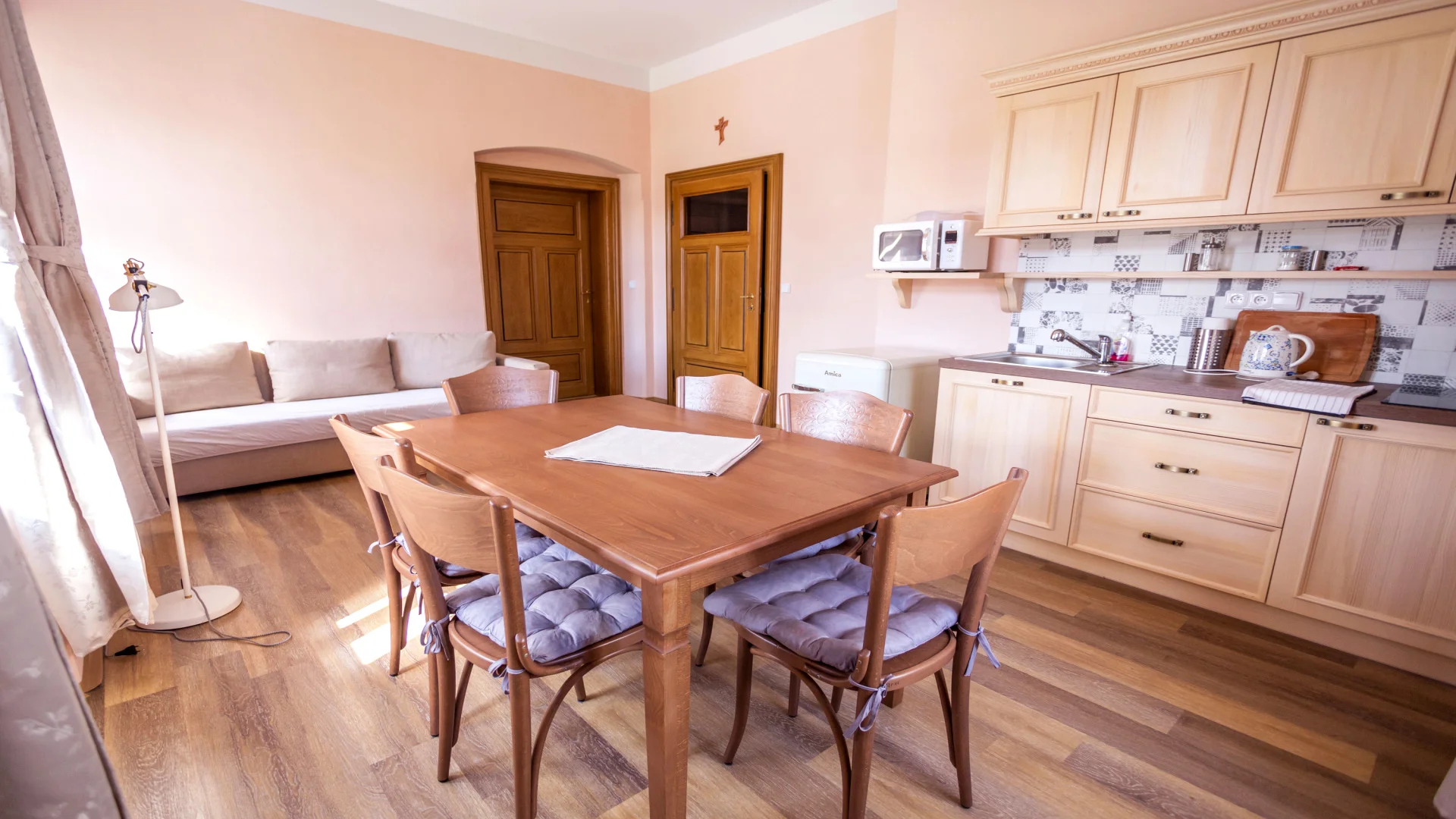 Útulný penzion v Jeseníkách: apartmán až pro 6 osob, výlety do Velkých Losin, na Praděd i k vodopádům