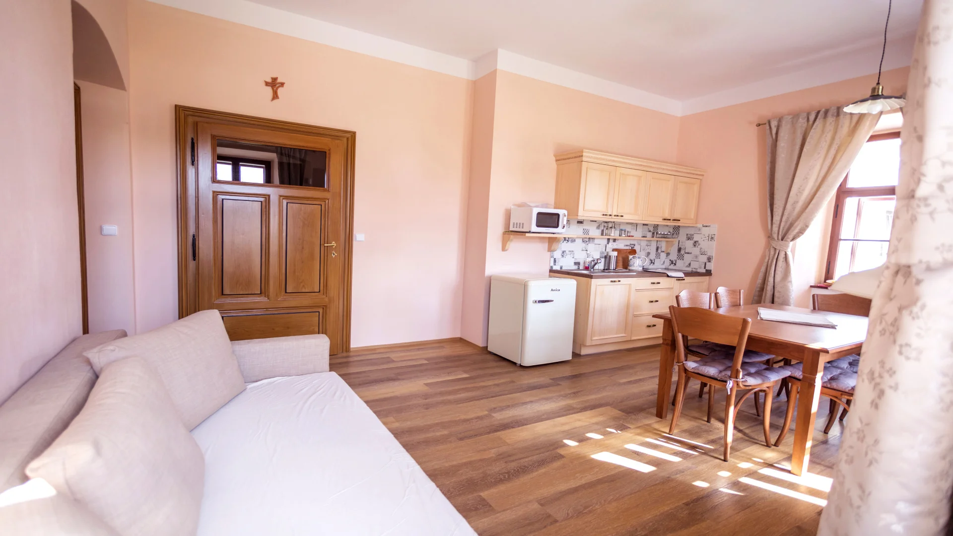 Útulný penzion v Jeseníkách: apartmán až pro 6 osob, výlety do Velkých Losin, na Praděd i k vodopádům