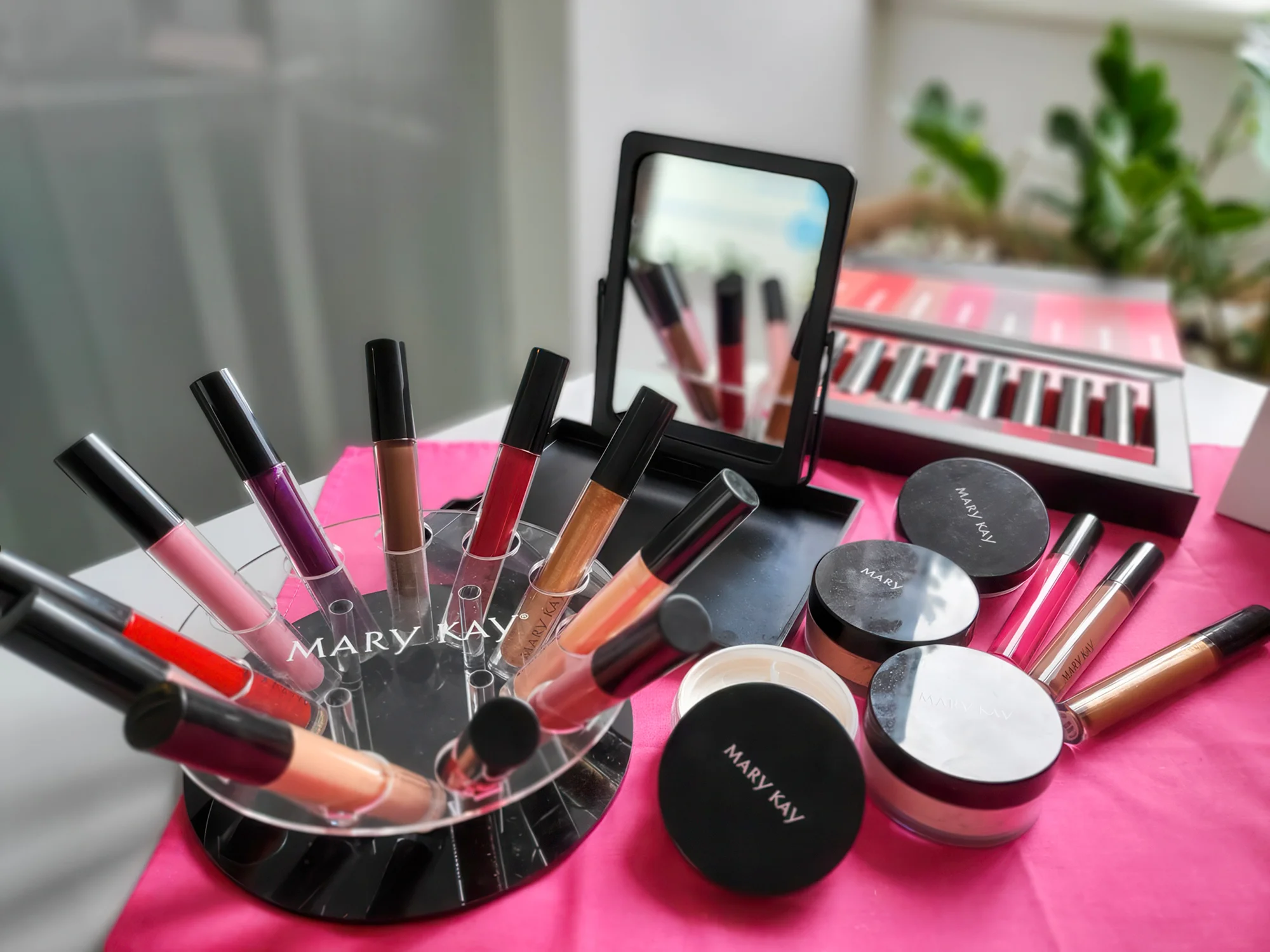 Kurz líčení pro 1 či 2 osoby s profesionální vizážistkou i vč. balíčku kosmetiky