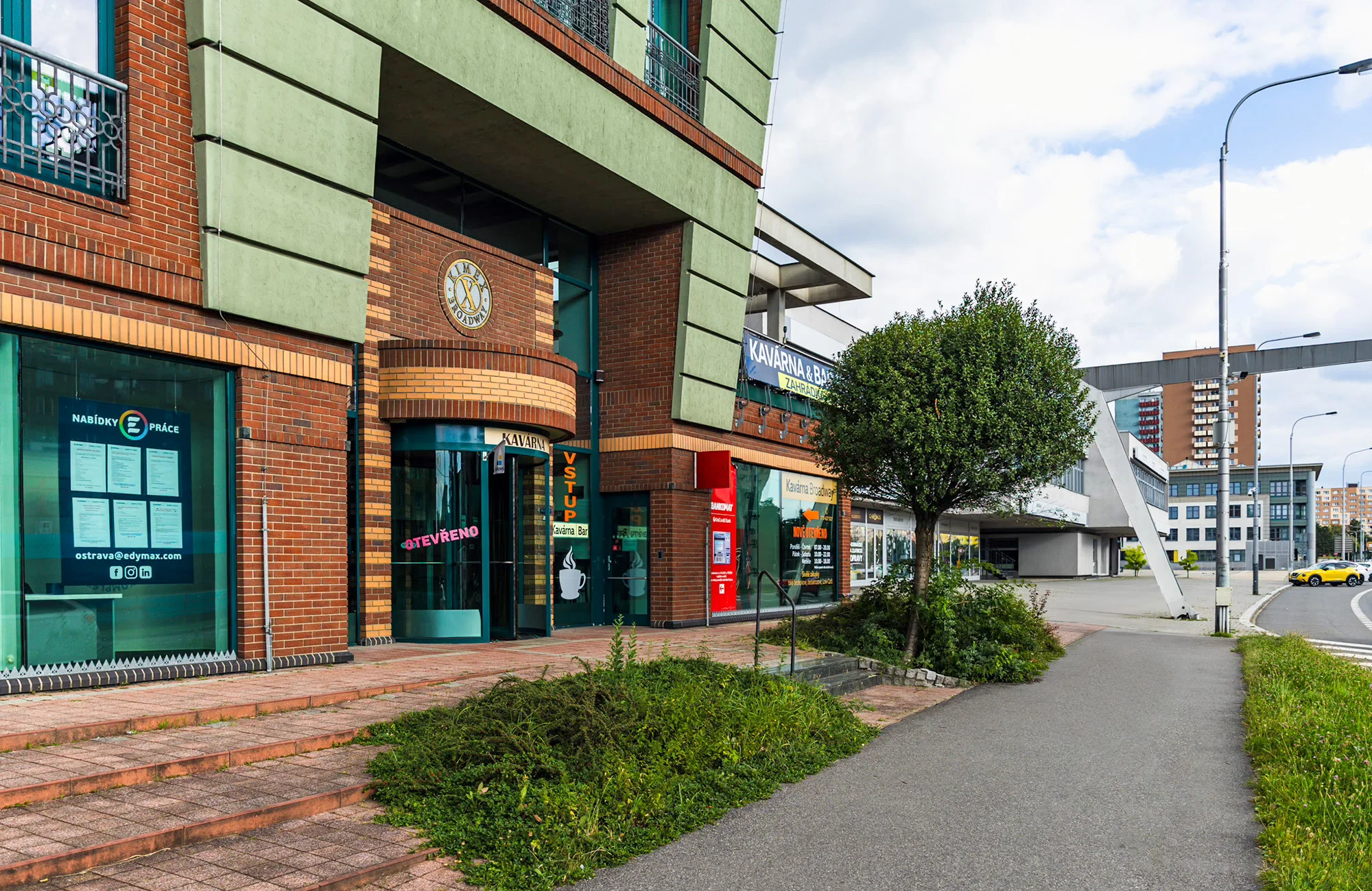 Snídaňové menu s kávou a limonádou pro 1-2 osoby: vejce, párečky, lívance i anglická snídaně