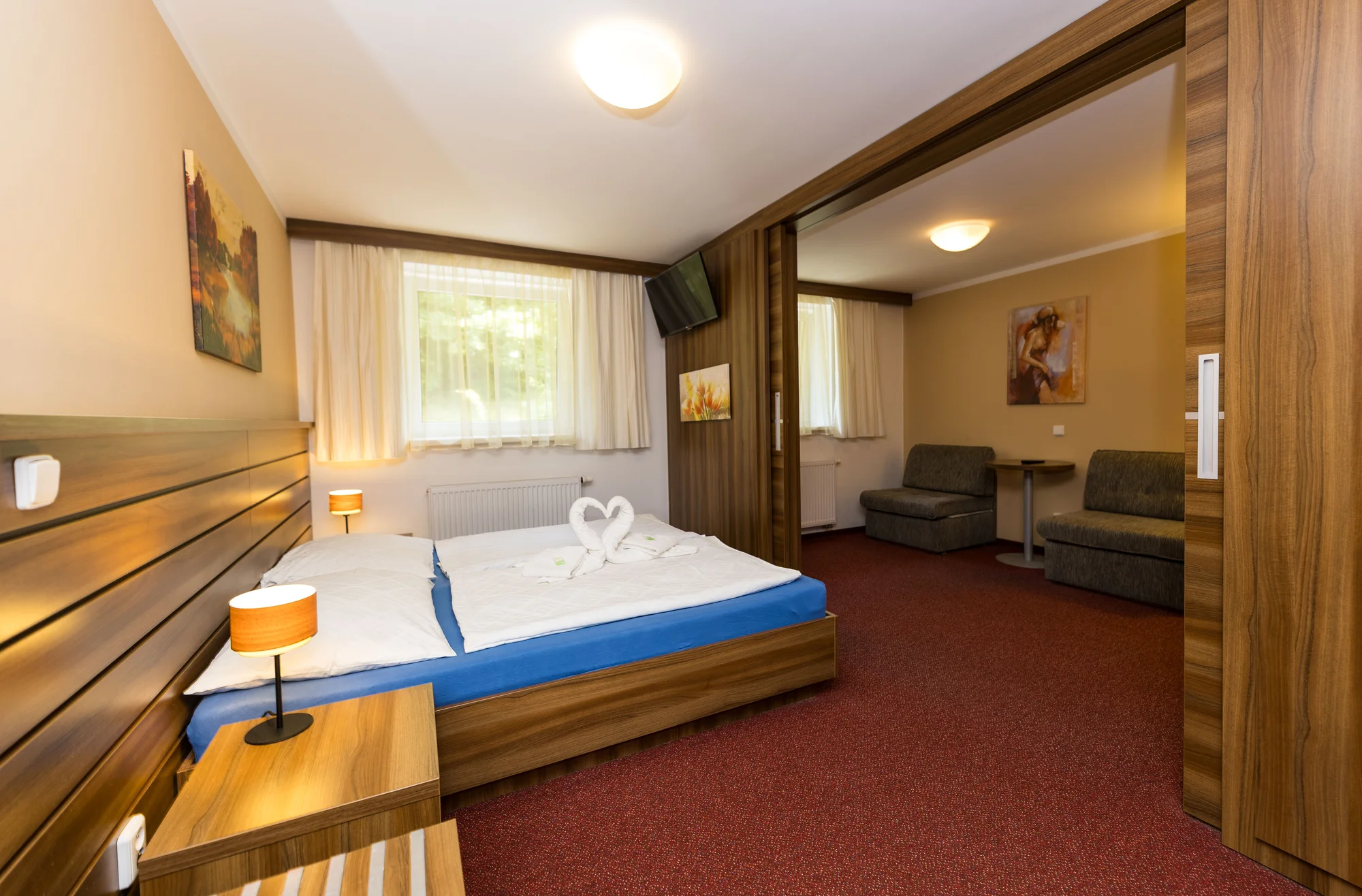 Ráj všech výletníků: penzion u Náchoda s polopenzí a venkovním bazénem