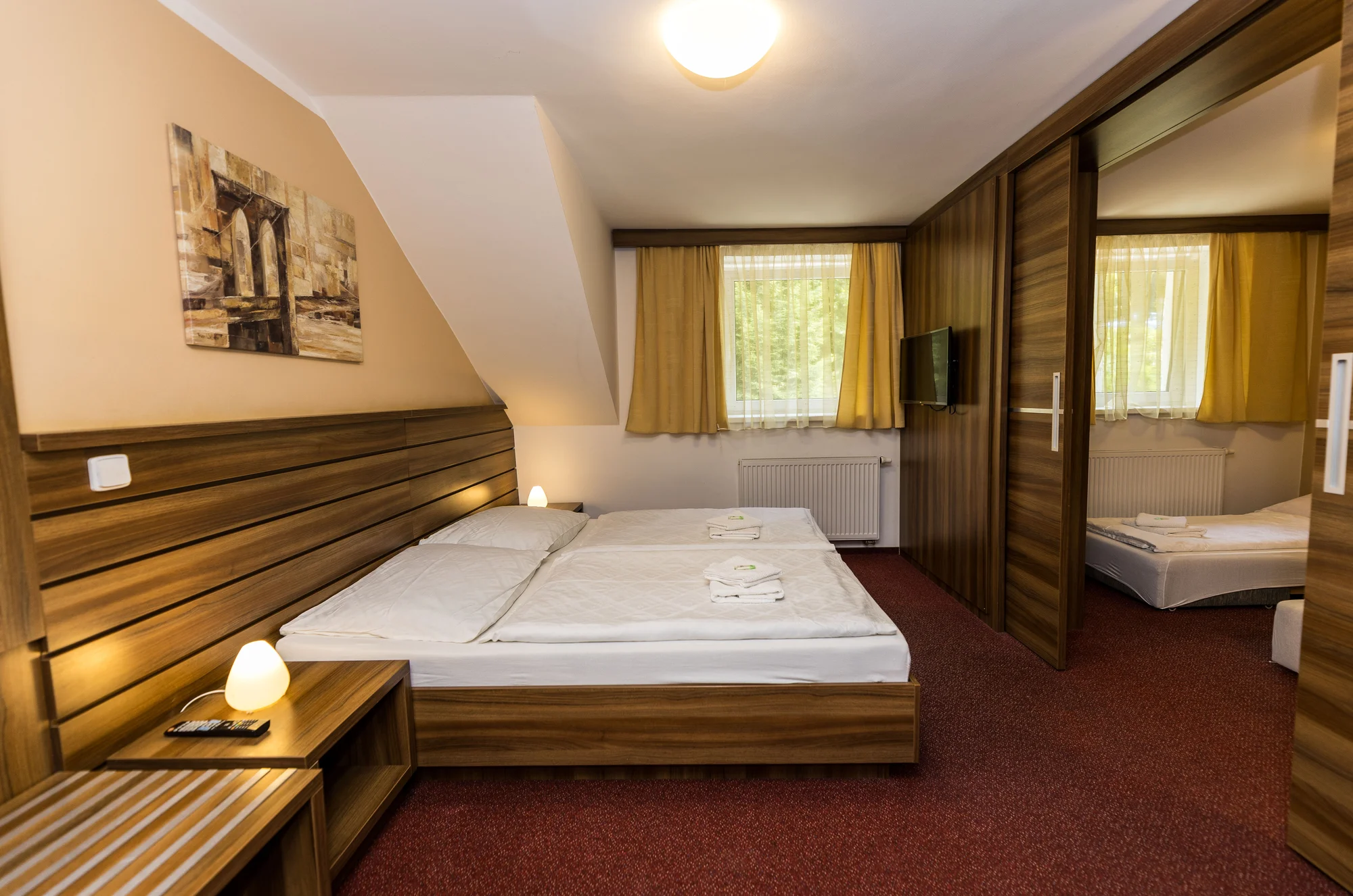 Ráj všech výletníků: penzion u Náchoda s polopenzí a venkovním bazénem