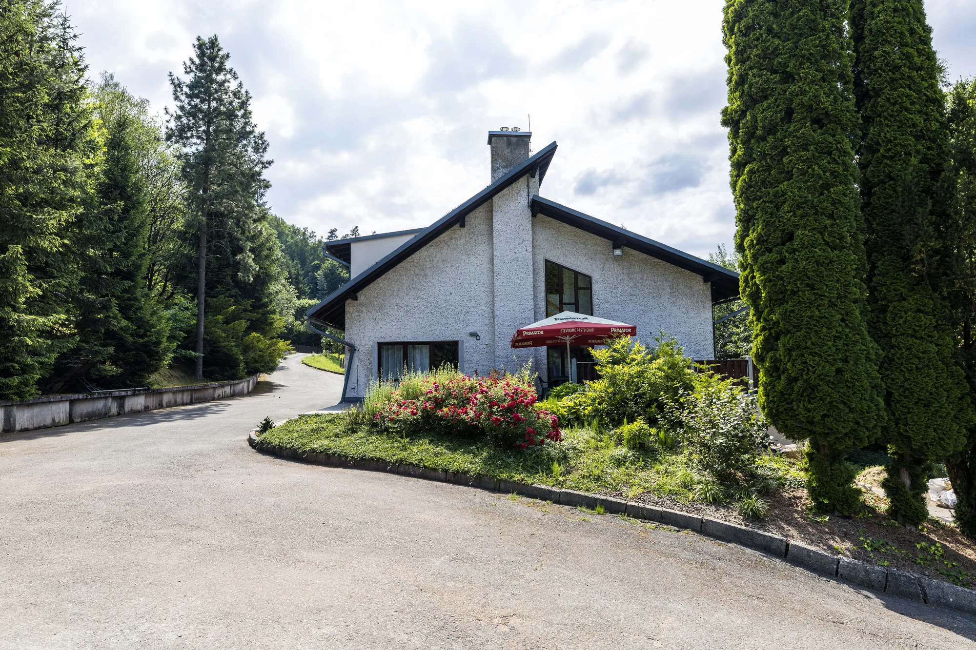 Ráj všech výletníků: penzion u Náchoda s polopenzí a venkovním bazénem