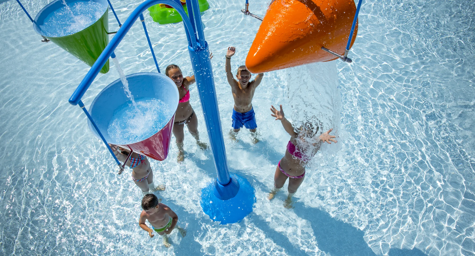Hurá na Istrii: 3* apartmány přímo u pláže, snídaně nebo polopenze, bazén s tobogány