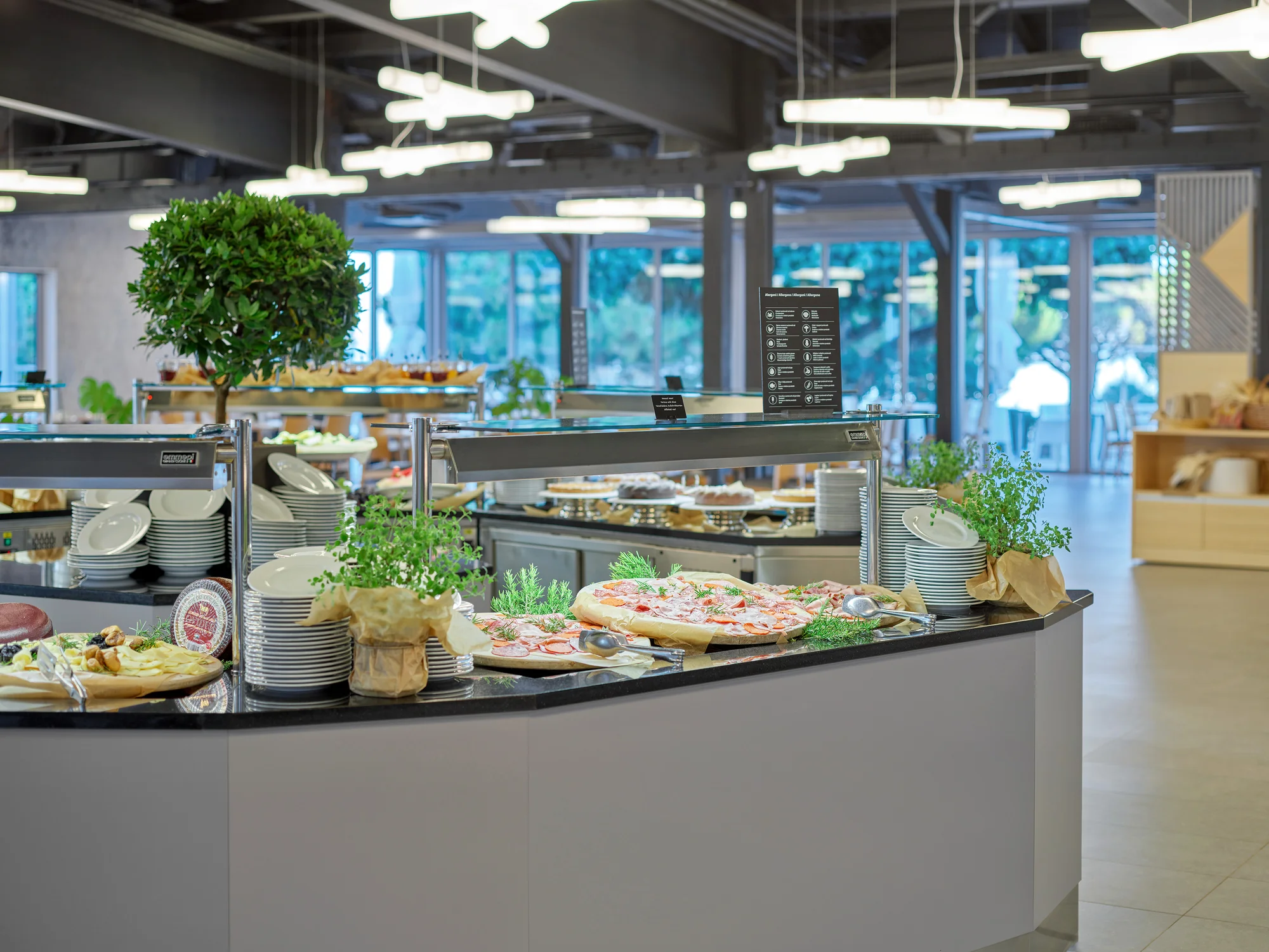 Hurá na Istrii: 3* apartmány přímo u pláže, snídaně nebo polopenze, bazén s tobogány