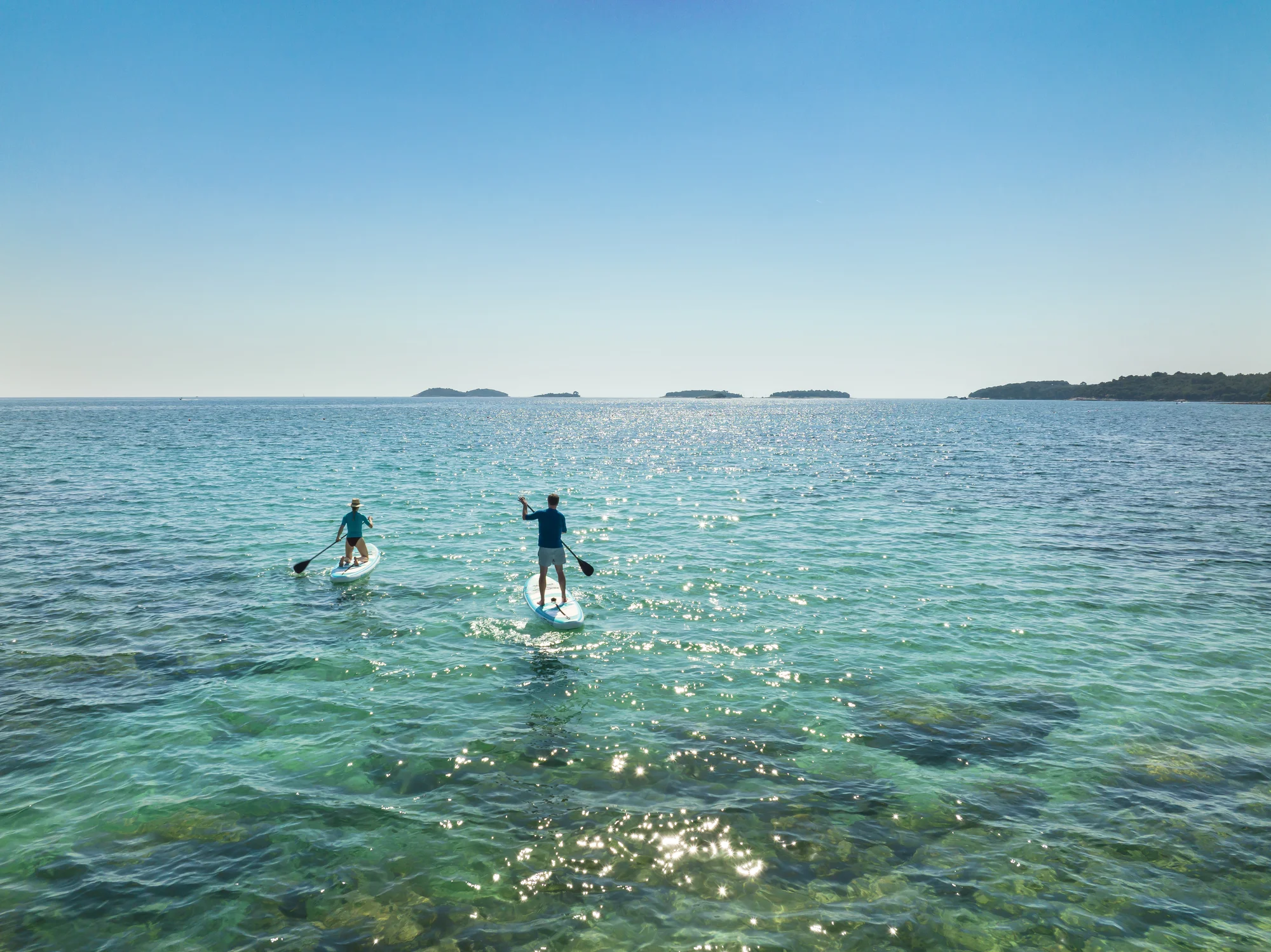 Hurá na Istrii: 3* apartmány přímo u pláže, snídaně nebo polopenze, bazén s tobogány