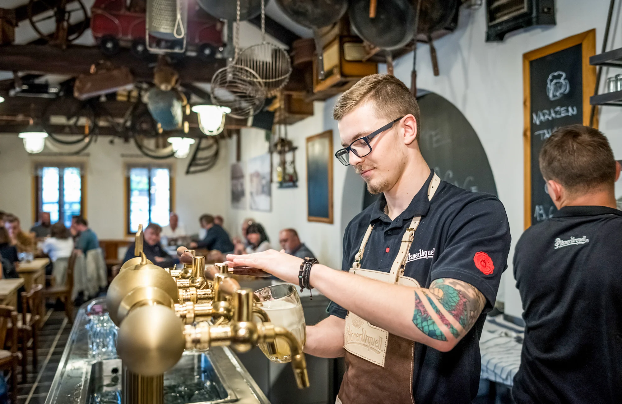 Otevřený voucher na jídlo a pití v hodnotě 500–1500 Kč do hostince Dobrý kanec