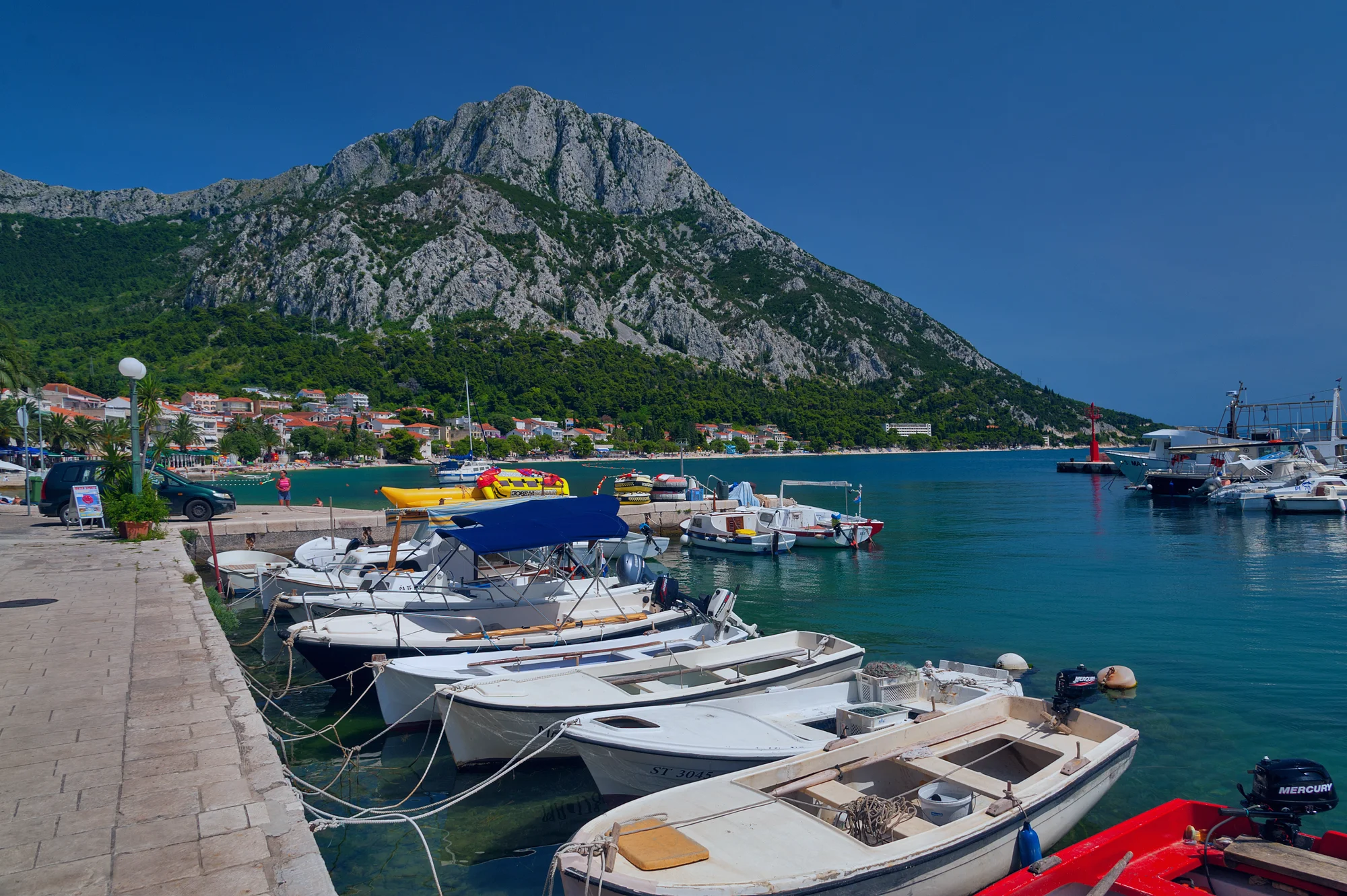 Dovolená v chorvatském Gradacu: 4* hotel u pláže, se snídaní či polopenzí