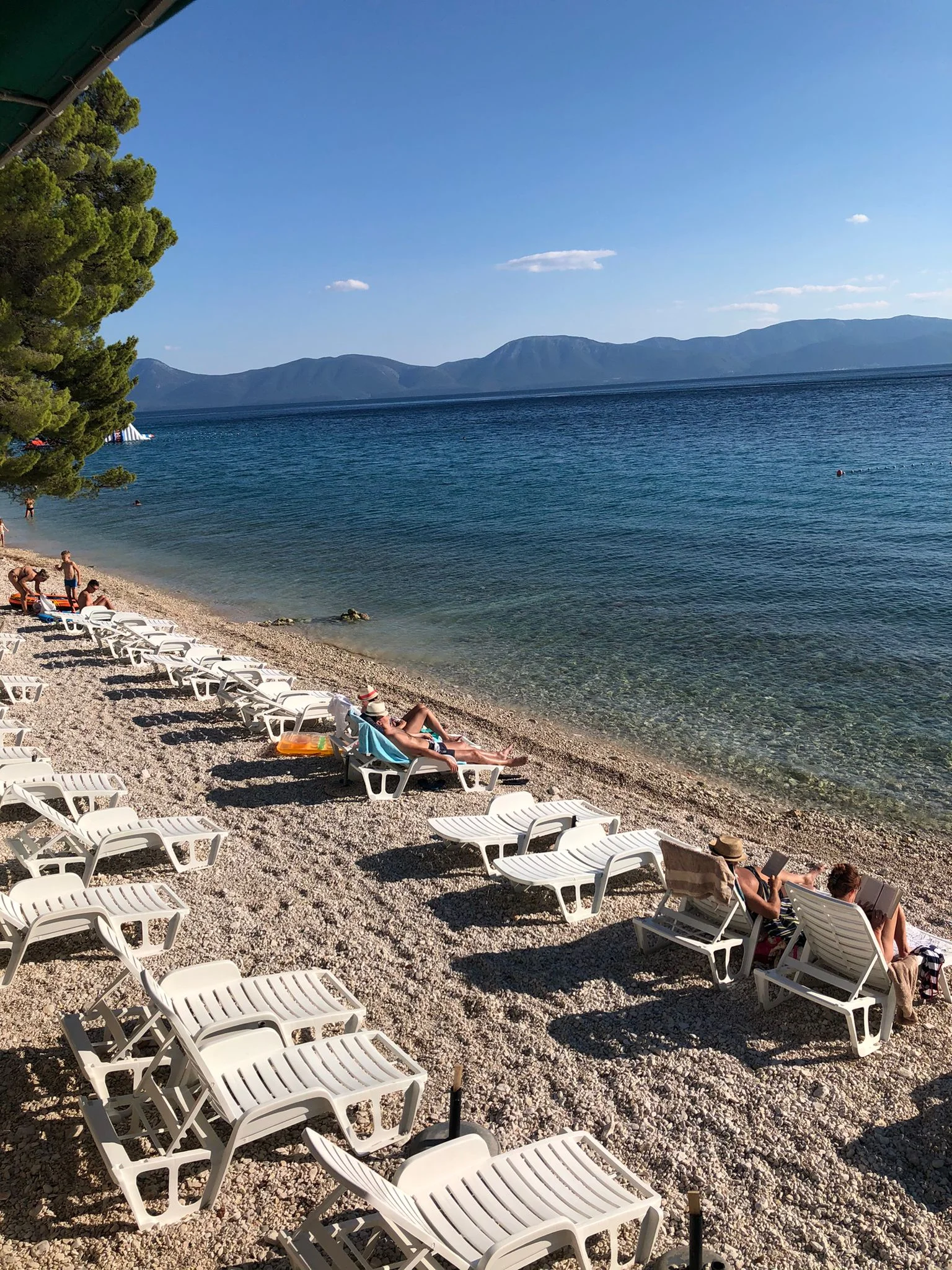 Dovolená v chorvatském Gradacu: 4* hotel u pláže, se snídaní či polopenzí