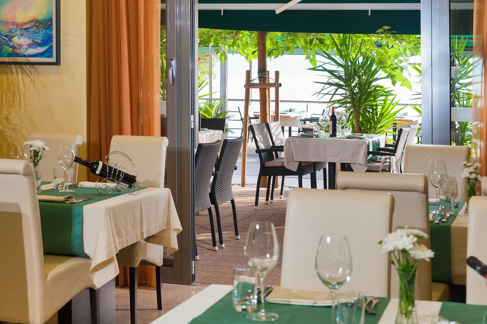 Dovolená v chorvatském Gradacu: 4* hotel u pláže, se snídaní či polopenzí