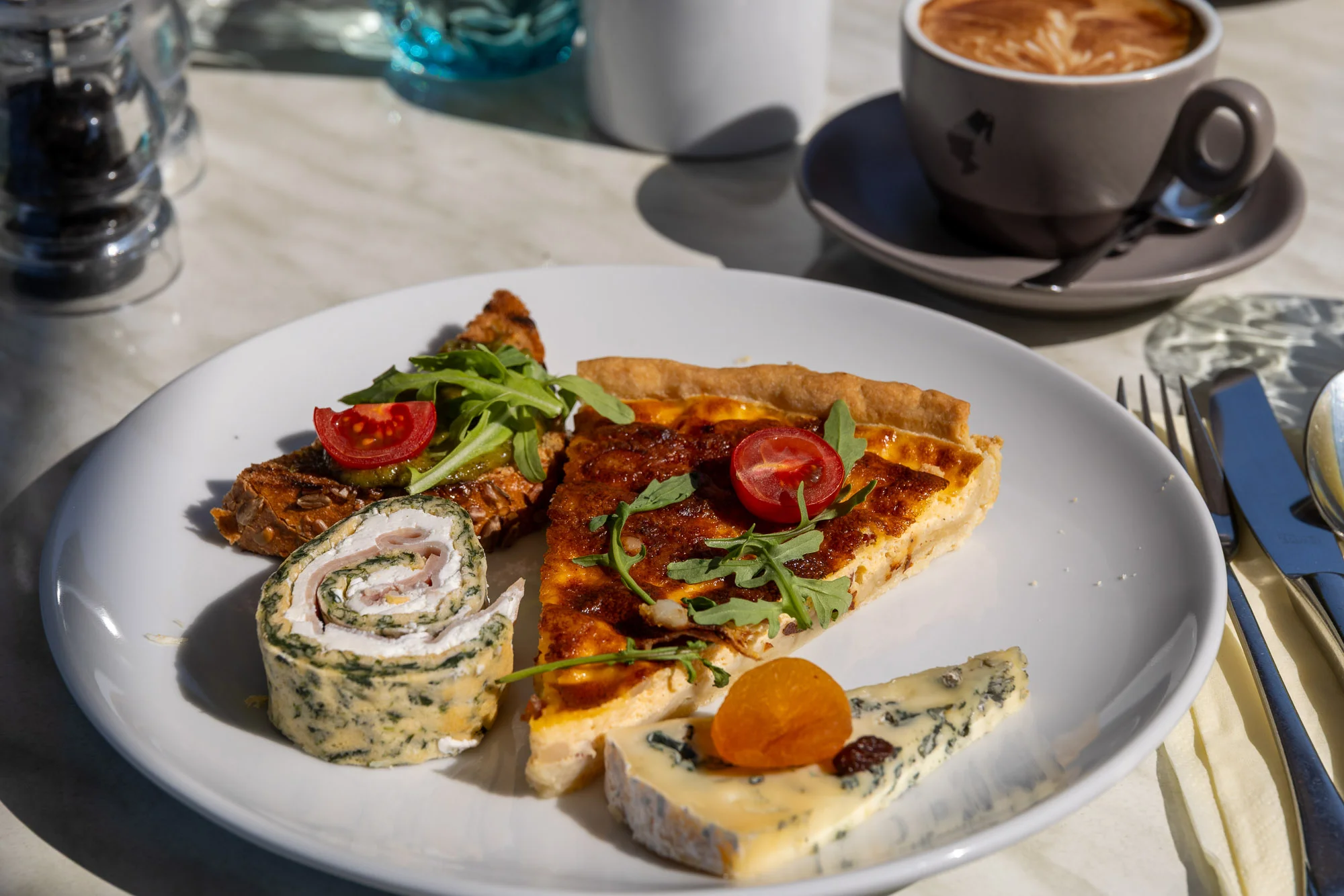 Dovolená v chorvatském Gradacu: 4* hotel u pláže, se snídaní či polopenzí