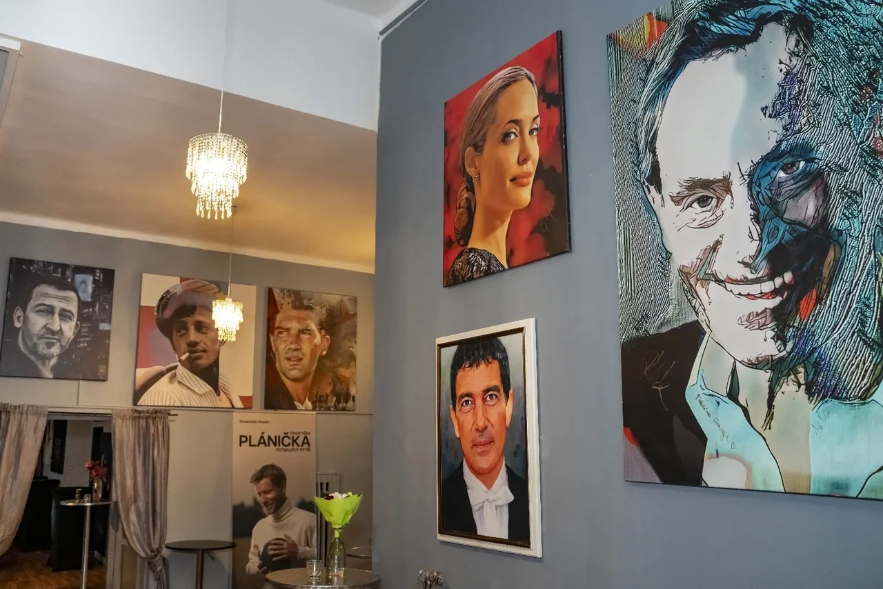 Představení Presidenti aneb sex, drogy a trampoty ve Strašnickém divadle