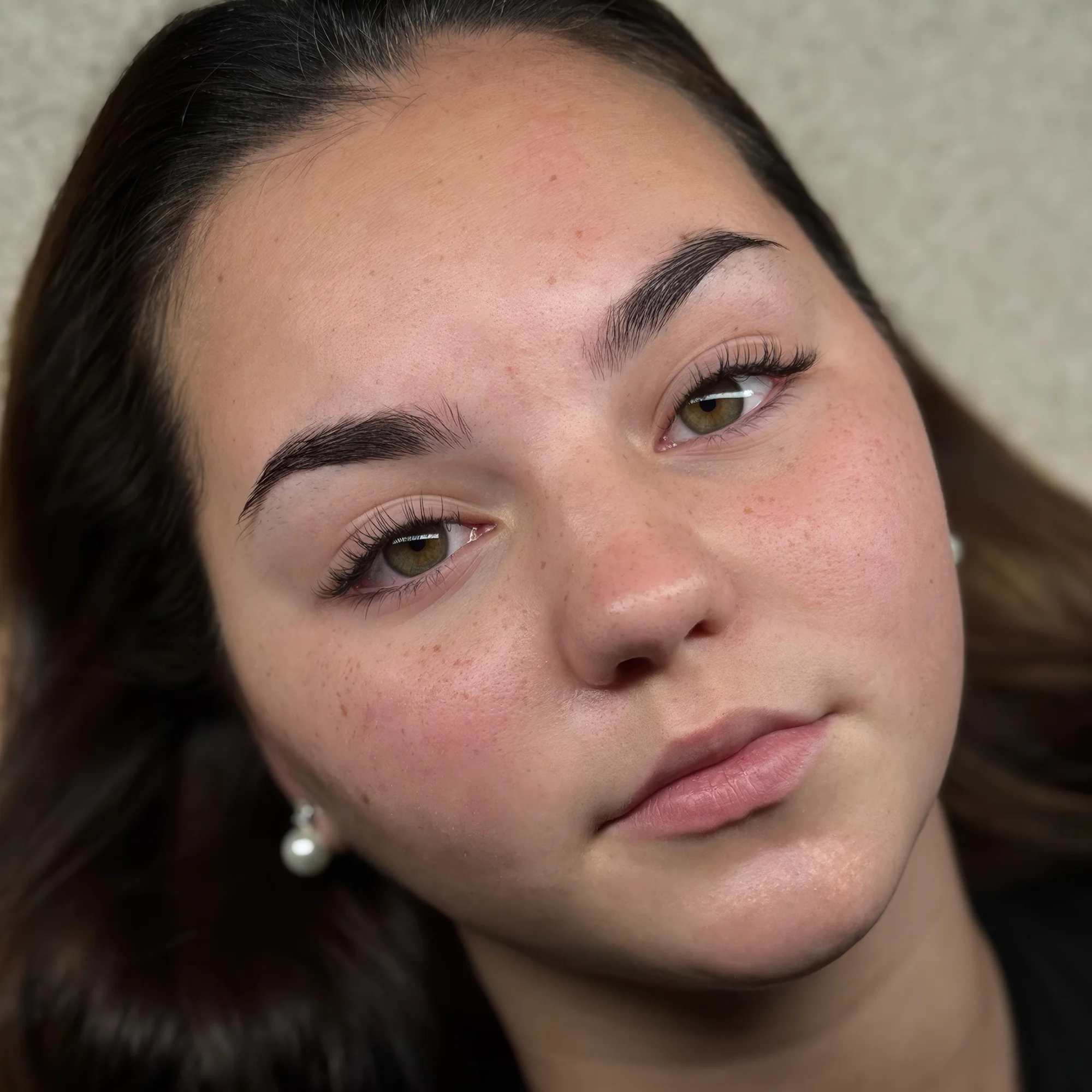 Krásnější řasy a obočí: laminace, lash lifting i prodloužení metodou řasa na řasu