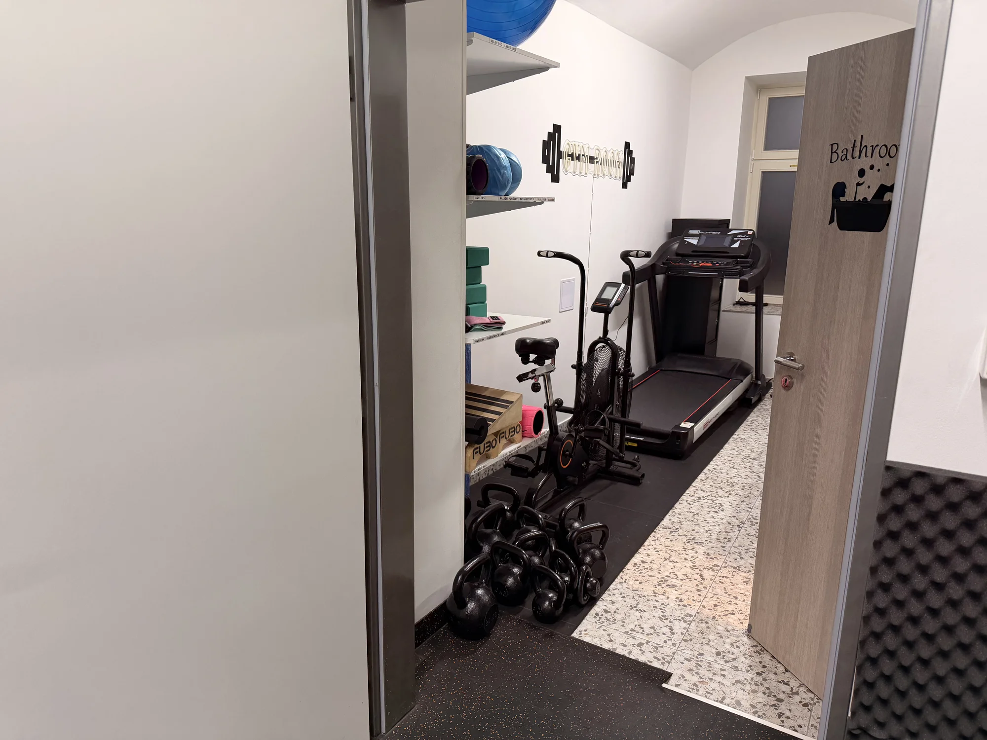 Hodinové vstupy do soukromé posilovny i s trenérkou pro 1–3 osoby