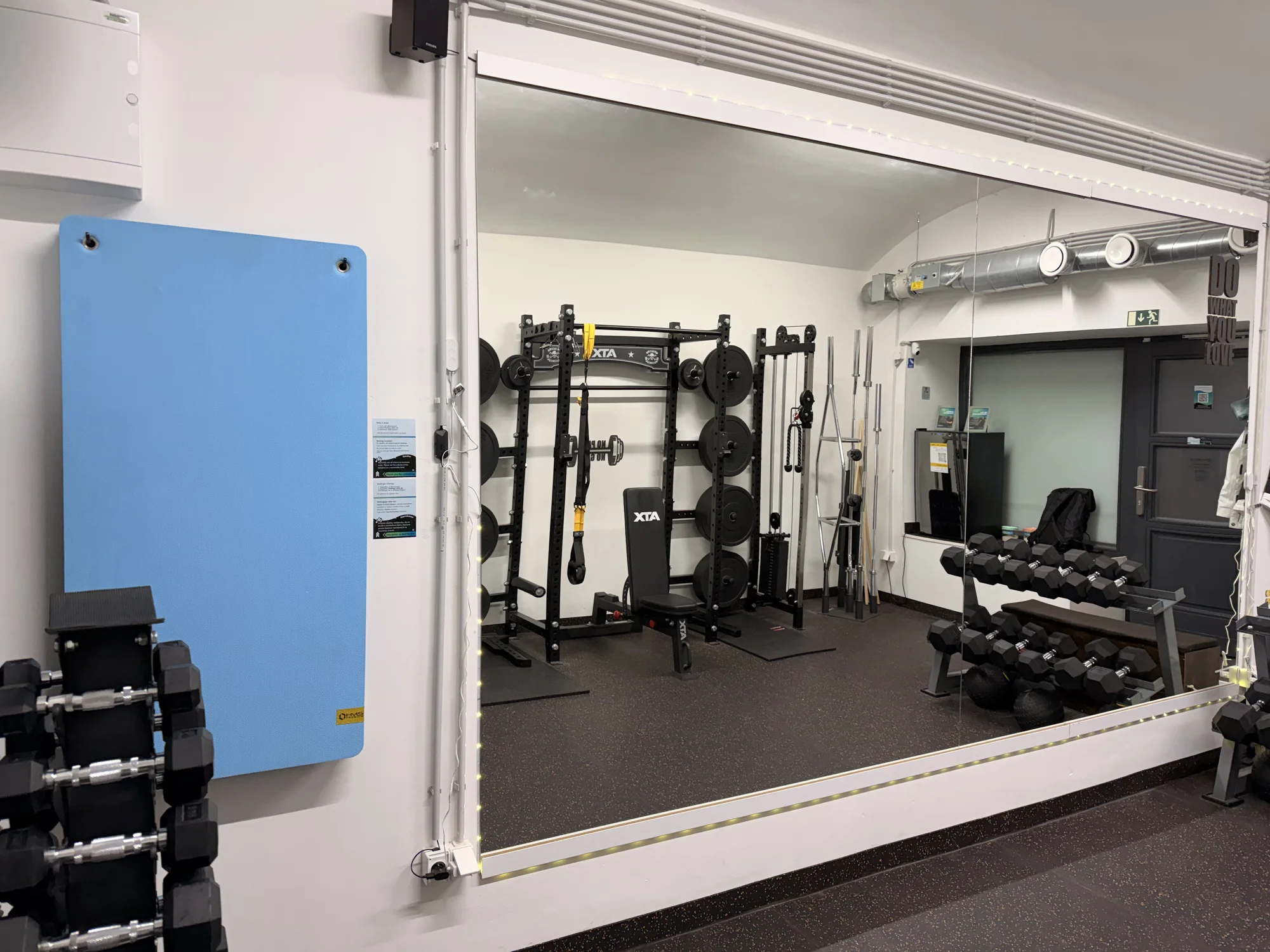 Hodinové vstupy do soukromé posilovny i s trenérkou pro 1–3 osoby