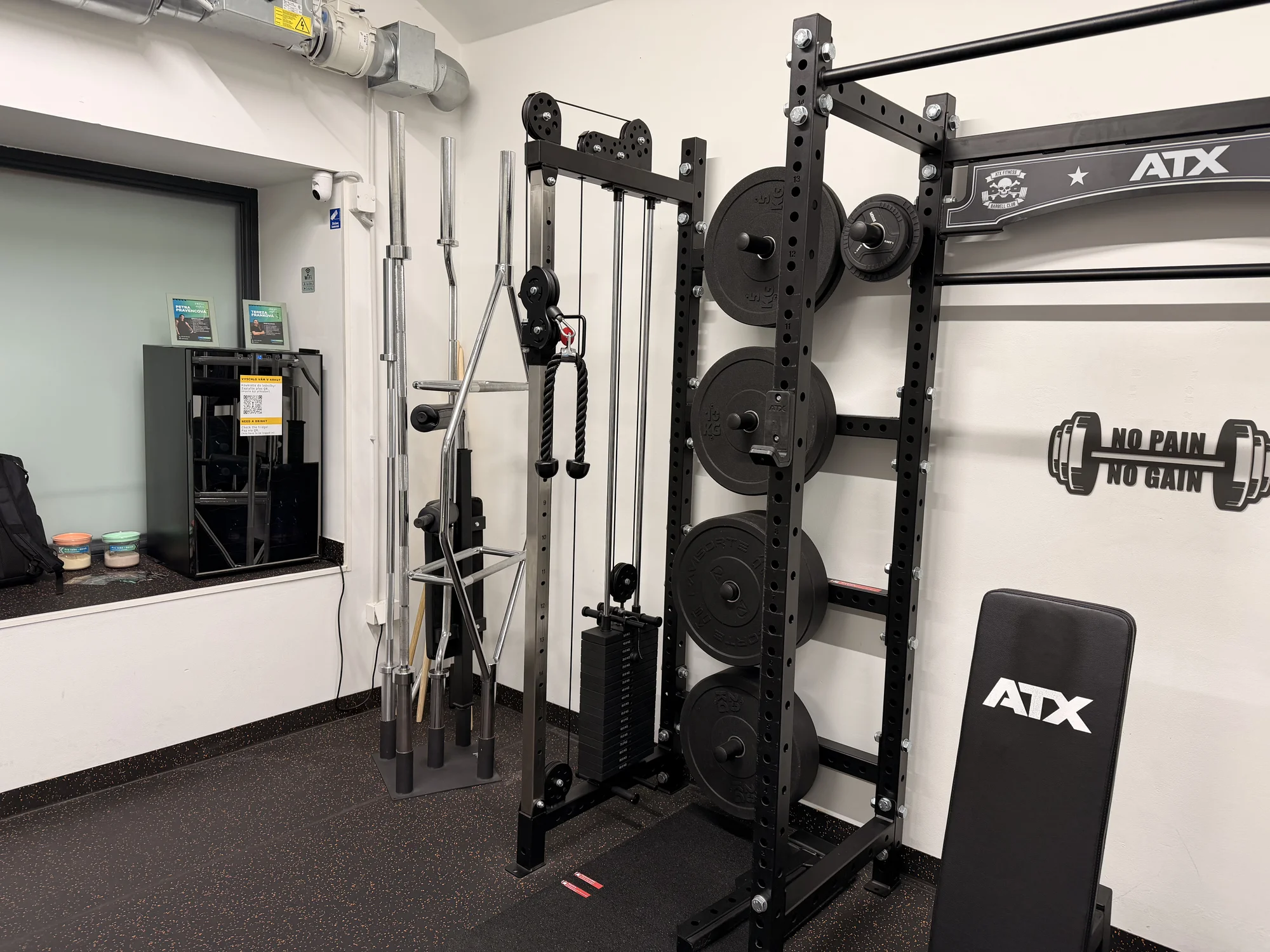 Hodinové vstupy do soukromé posilovny i s trenérkou pro 1–3 osoby