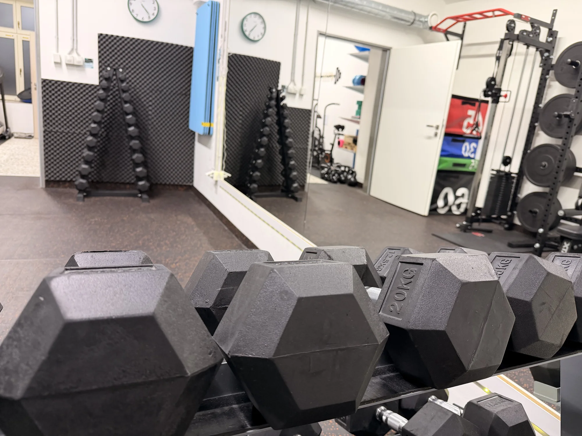 Hodinové vstupy do soukromé posilovny i s trenérkou pro 1–3 osoby