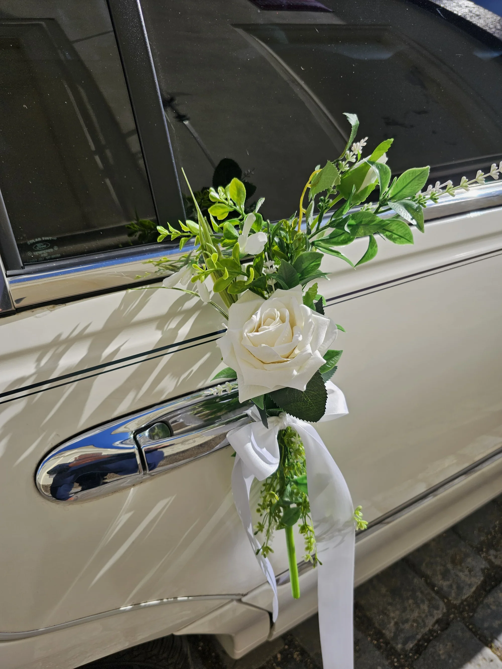 Jízda limuzínou na 1-3 hodiny: zážitek až pro 8 osob, láhev sektu v ceně