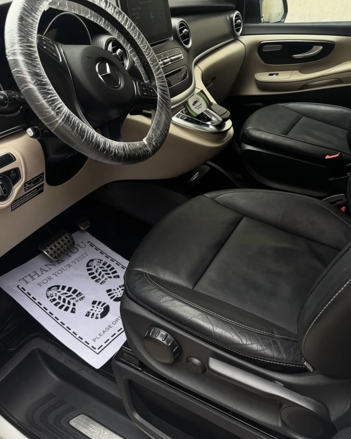 Detailní čištění auta: interiér vč. tepování, exteriér, ozon i kompletní balíček