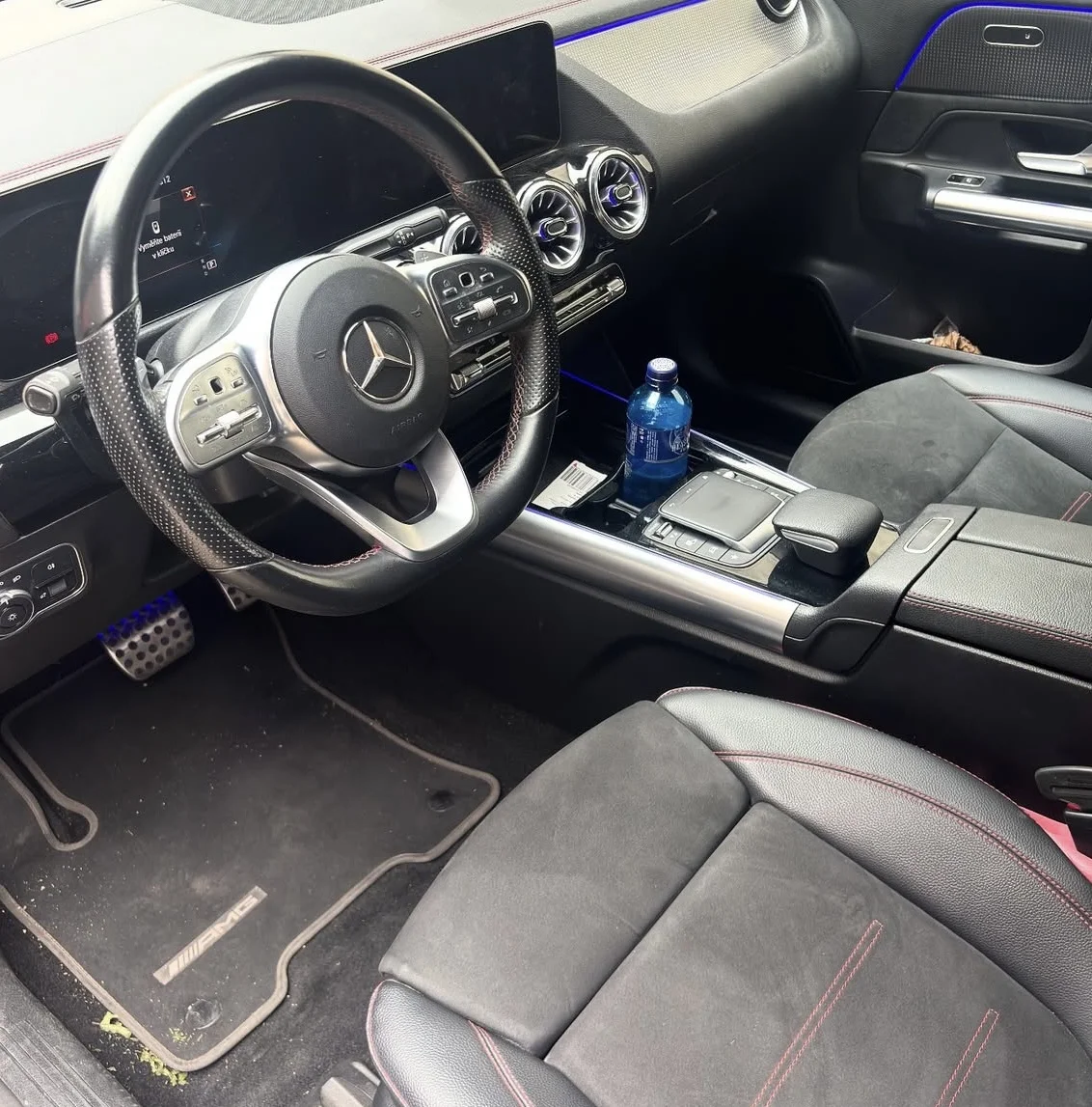 Detailní čištění auta: interiér vč. tepování, exteriér, ozon i kompletní balíček