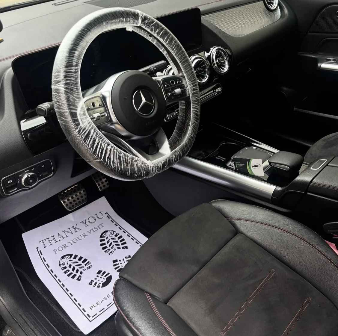 Detailní čištění auta: interiér vč. tepování, exteriér, ozon i kompletní balíček