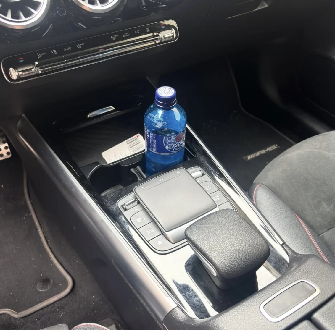 Detailní čištění auta: interiér vč. tepování, exteriér, ozon i kompletní balíček