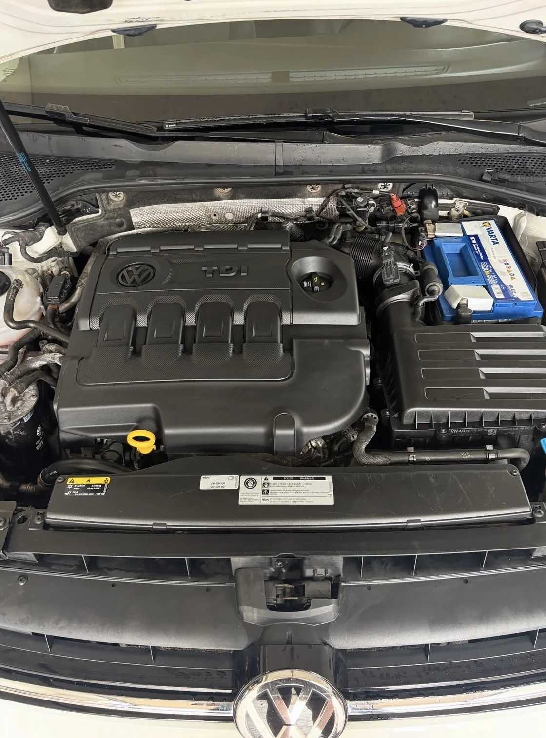 Detailní čištění auta: interiér vč. tepování, exteriér, ozon i kompletní balíček