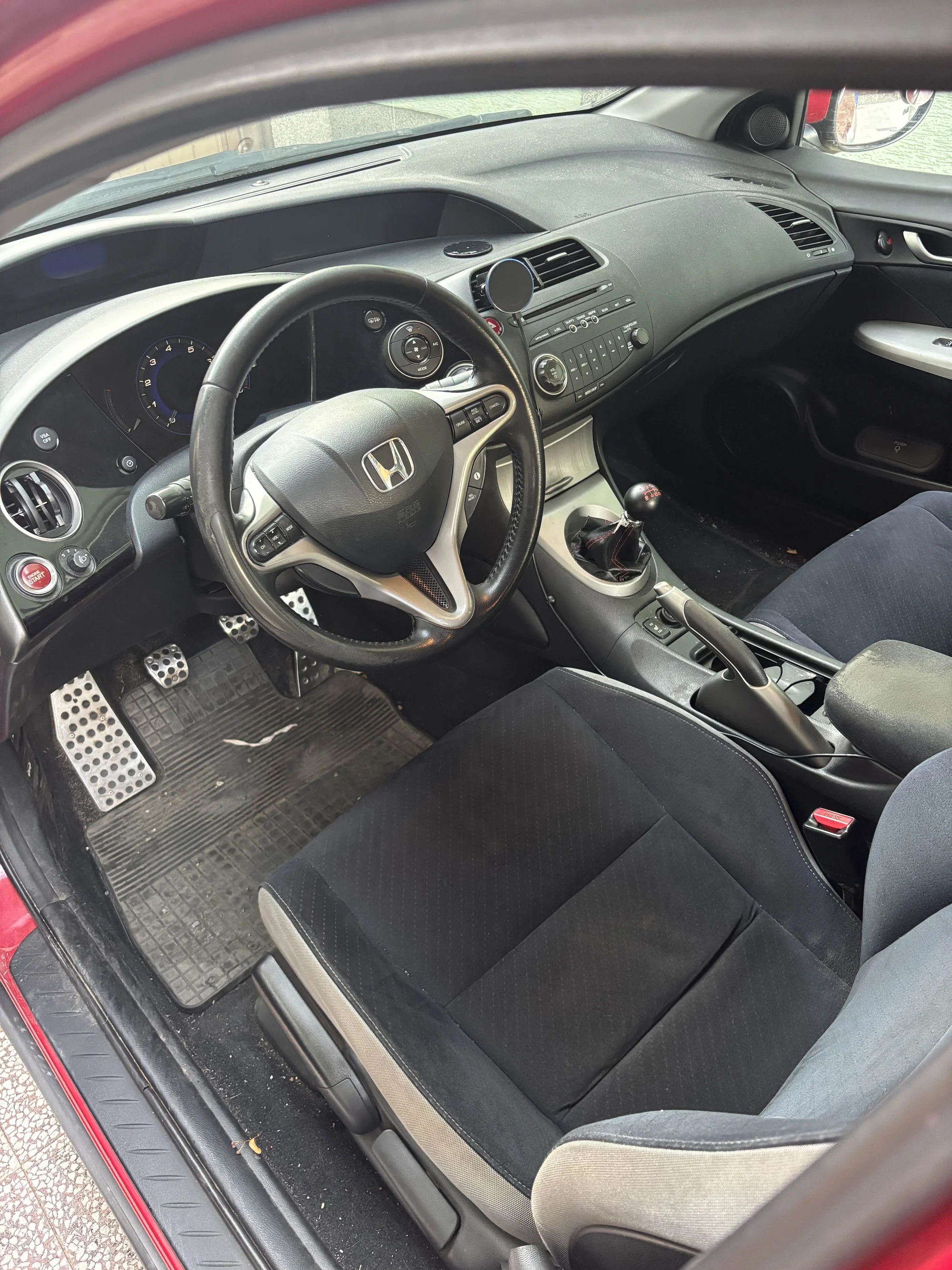 Detailní čištění auta: interiér vč. tepování, exteriér, ozon i kompletní balíček