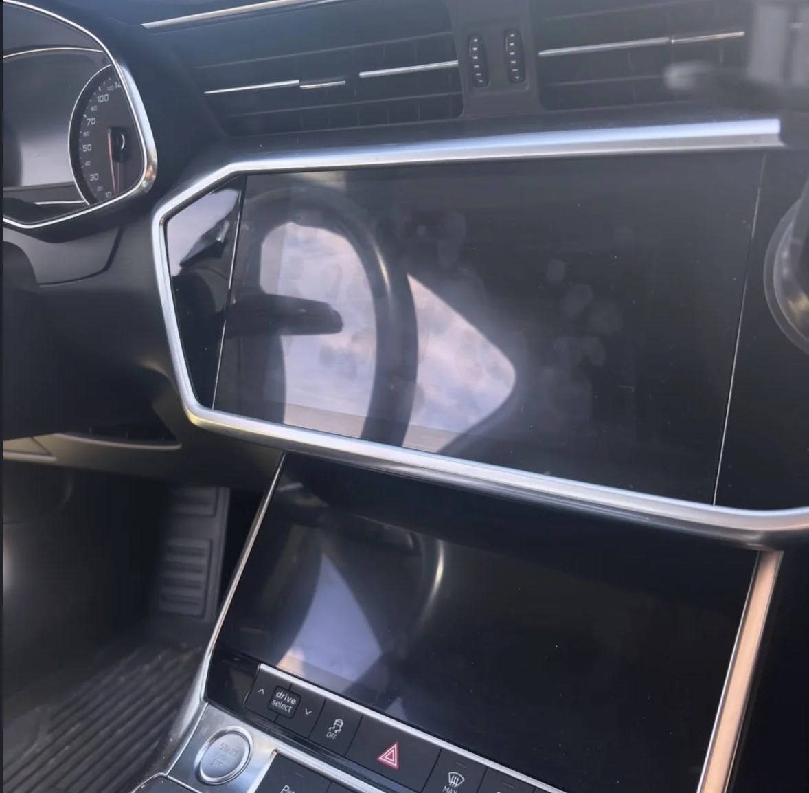 Detailní čištění auta: interiér vč. tepování, exteriér, ozon i kompletní balíček