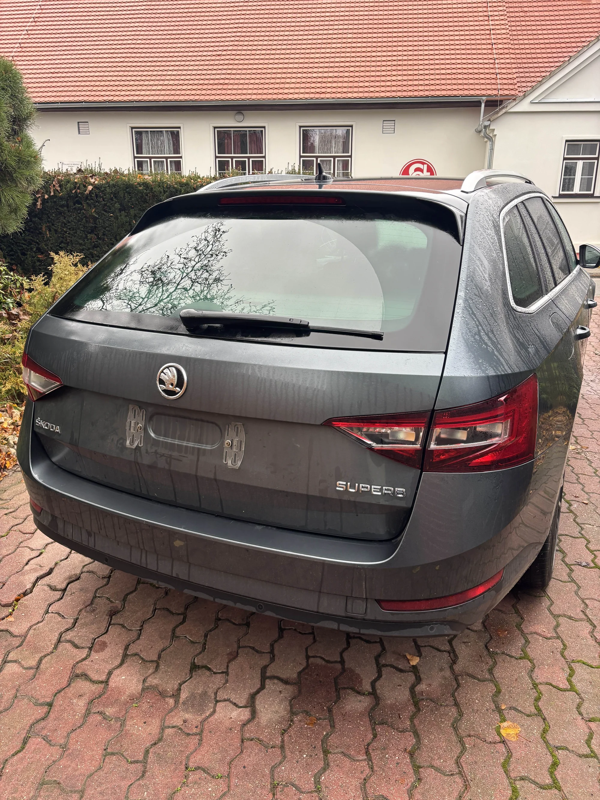 Detailní čištění auta: interiér vč. tepování, exteriér, ozon i kompletní balíček