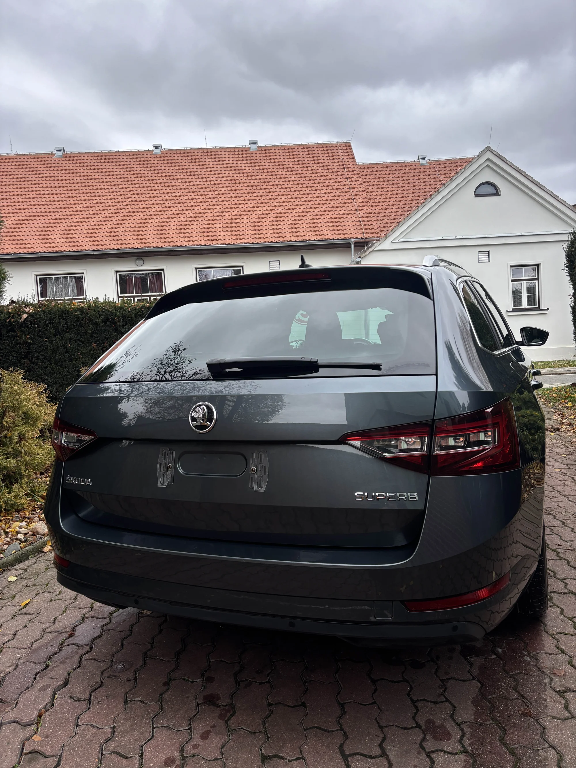 Detailní čištění auta: interiér vč. tepování, exteriér, ozon i kompletní balíček