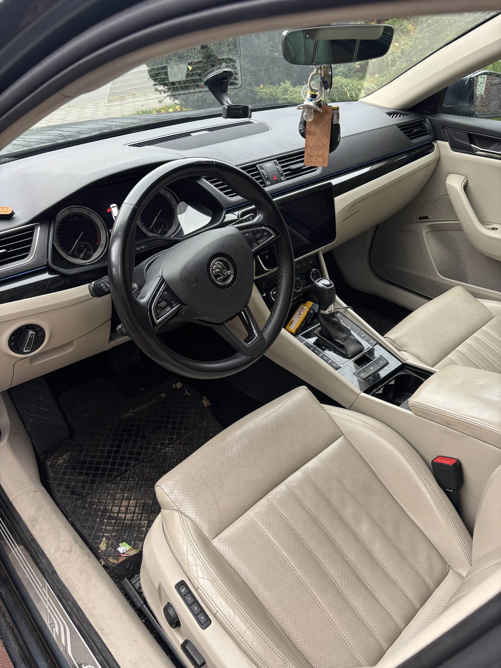 Detailní čištění auta: interiér vč. tepování, exteriér, ozon i kompletní balíček