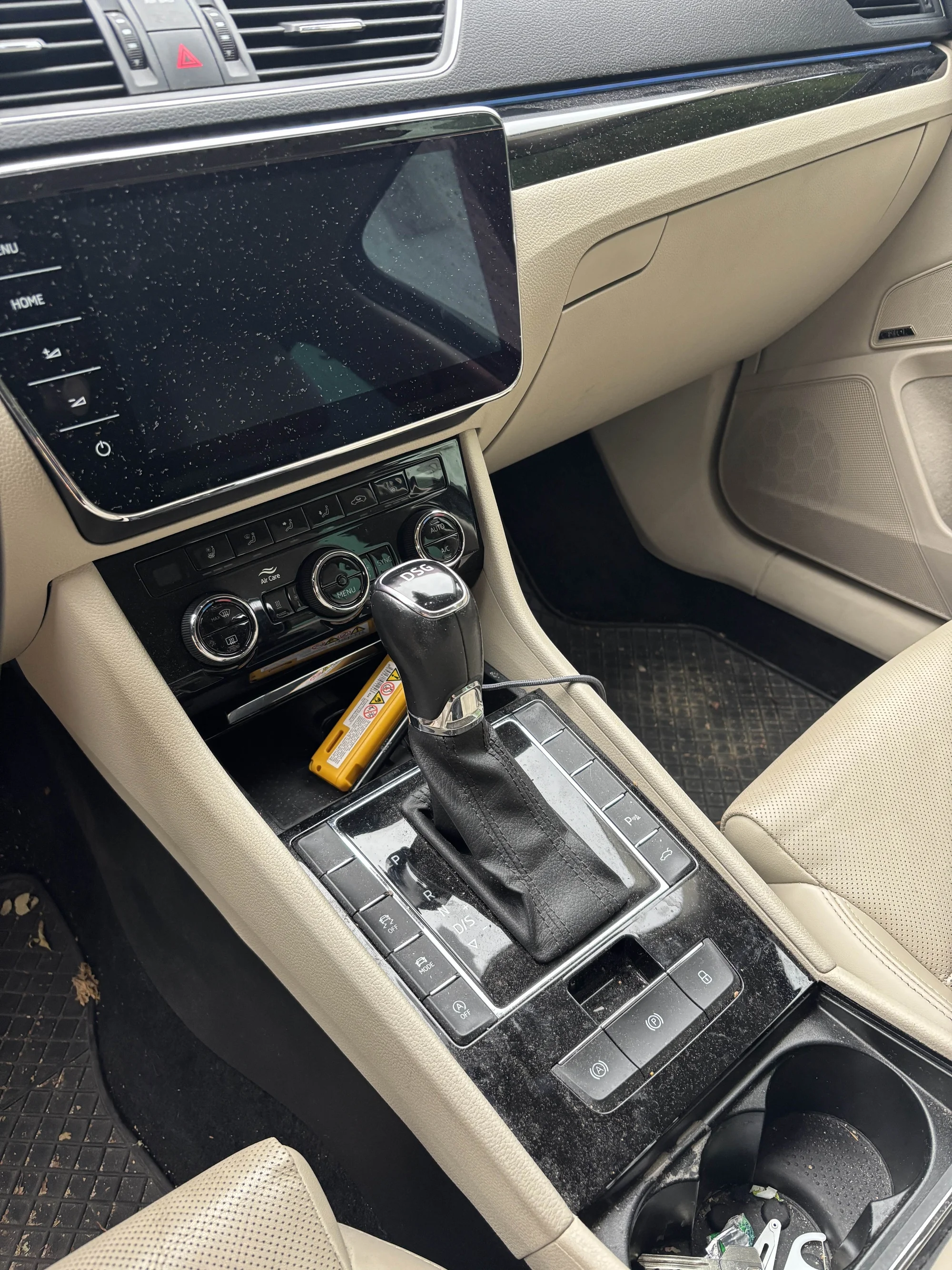 Detailní čištění auta: interiér vč. tepování, exteriér, ozon i kompletní balíček