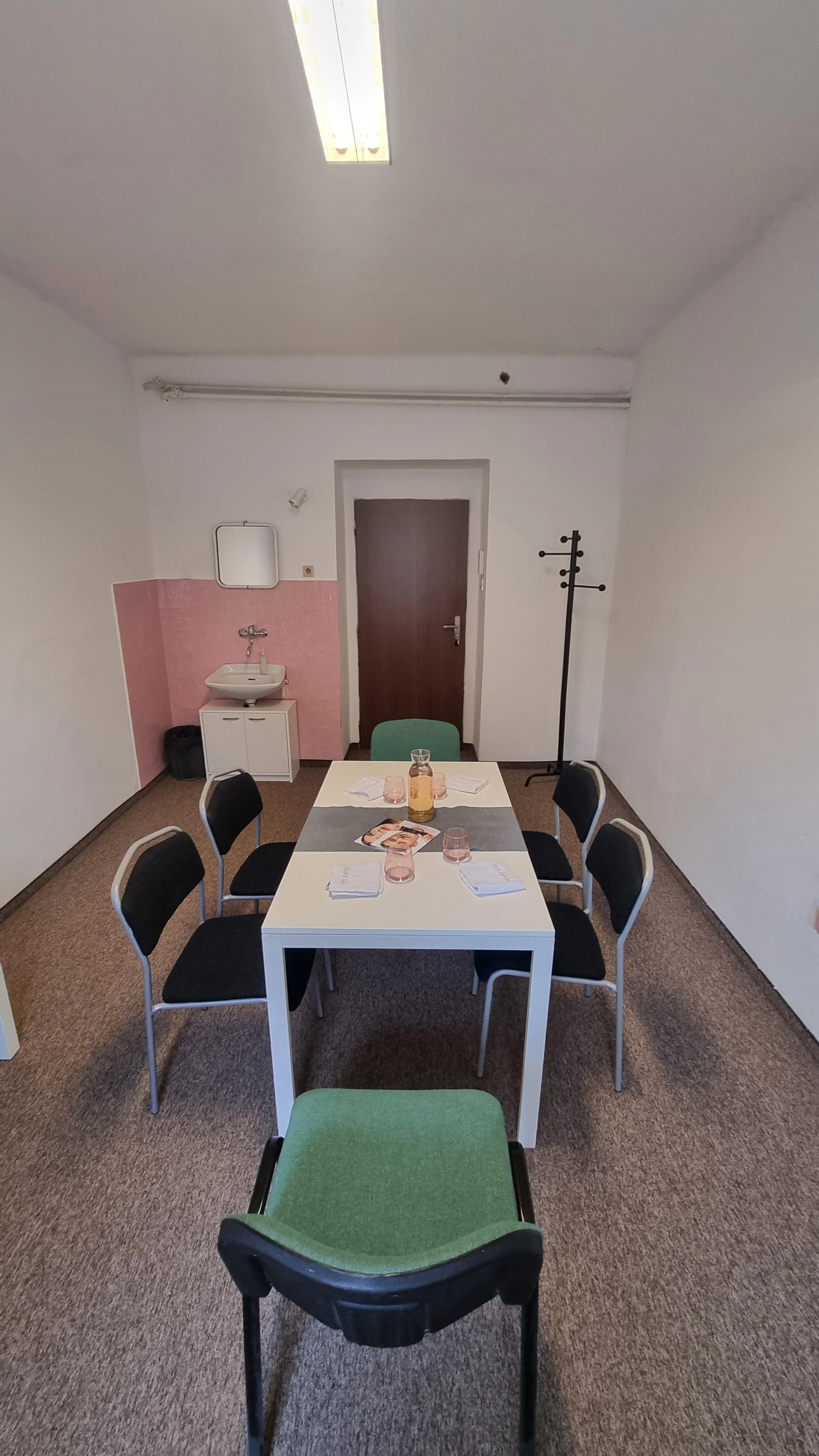 Kurz líčení pro 1 nebo 2 osoby i varianty s balíčkem dekorativní kosmetiky