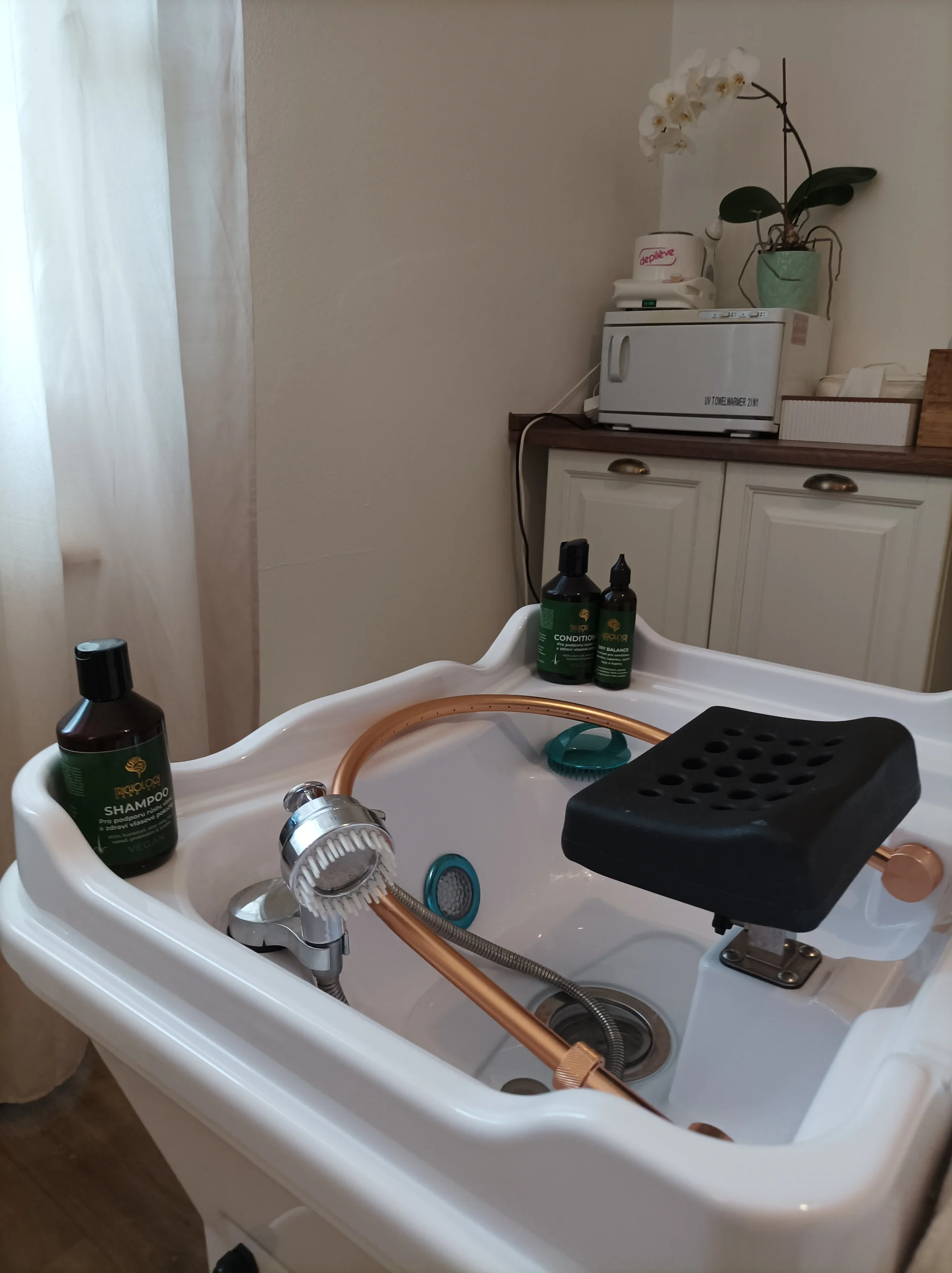 Head Spa: japonský rituál péče o vlasy a relaxace v délce 90 nebo 120 min.