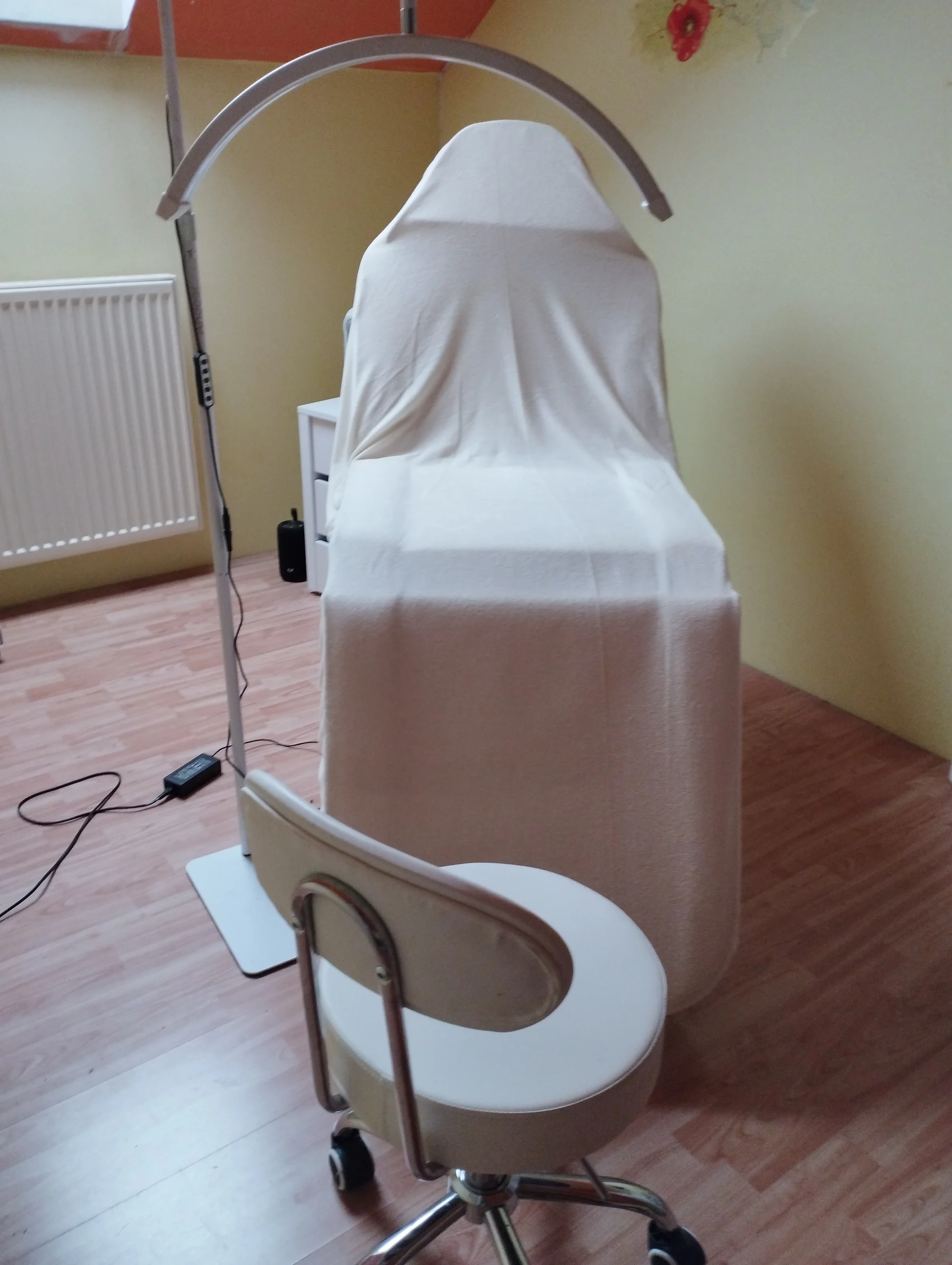 Pedikúra dle výběru: lázeň, P-Shine, peeling, masáž i aplikace laku